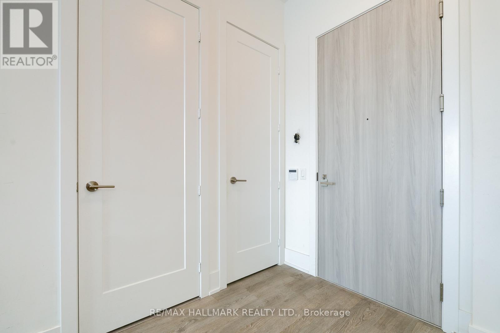 420 - 80 VANAULEY STREET