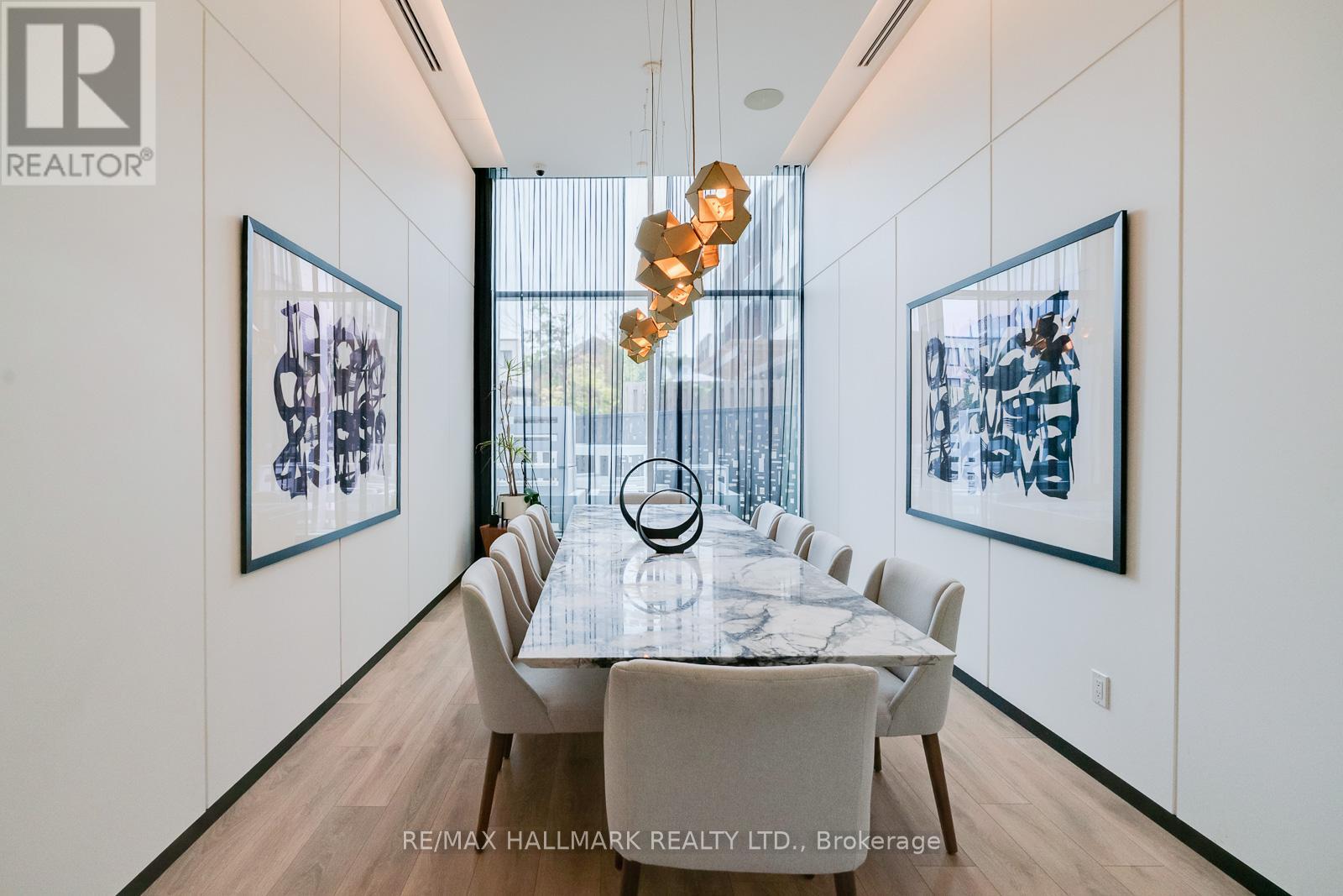 420 - 80 VANAULEY STREET