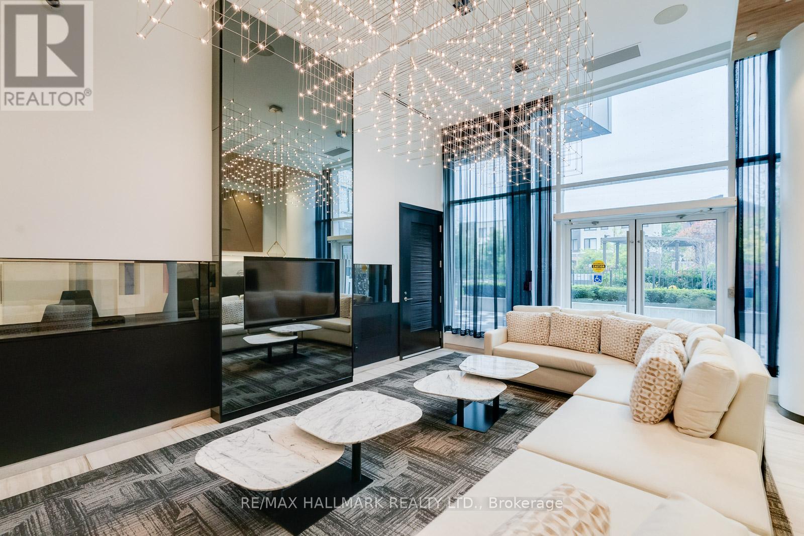 420 - 80 VANAULEY STREET