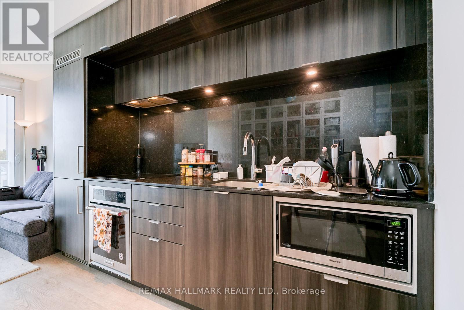 420 - 80 VANAULEY STREET