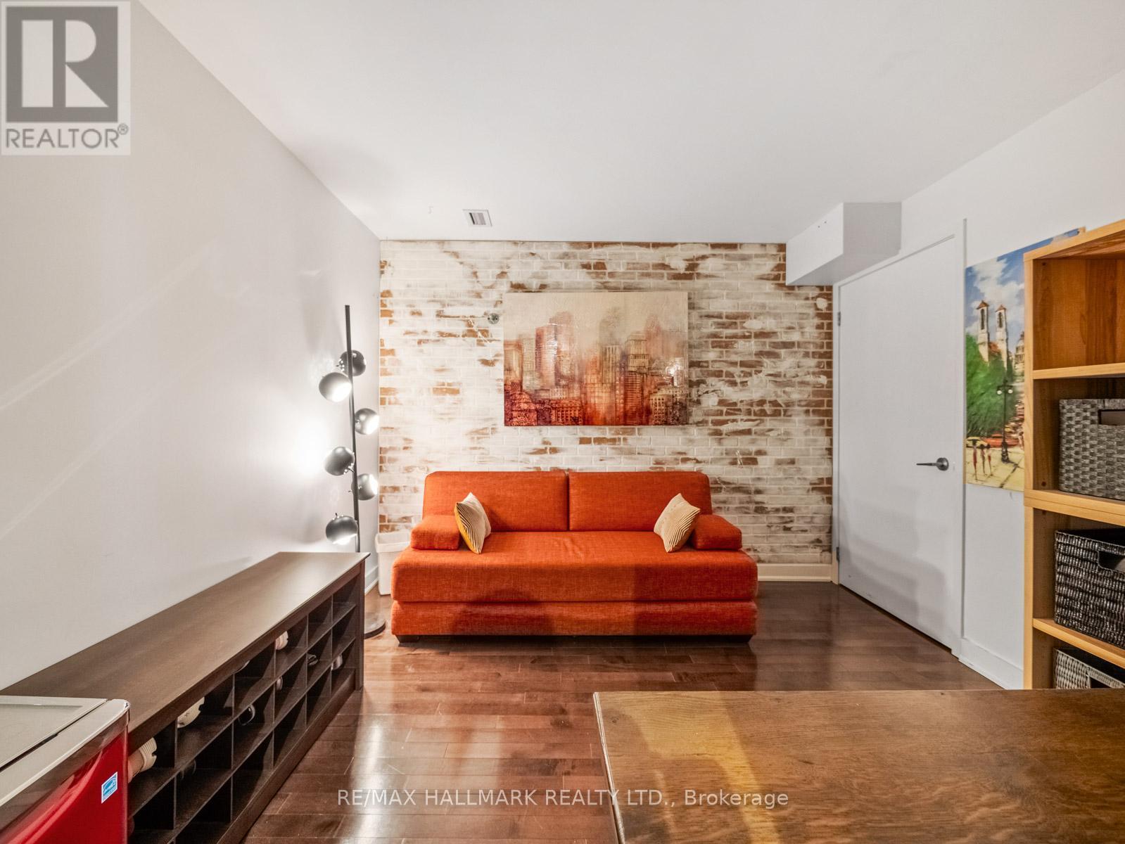 534 - 43 HANNA AVENUE