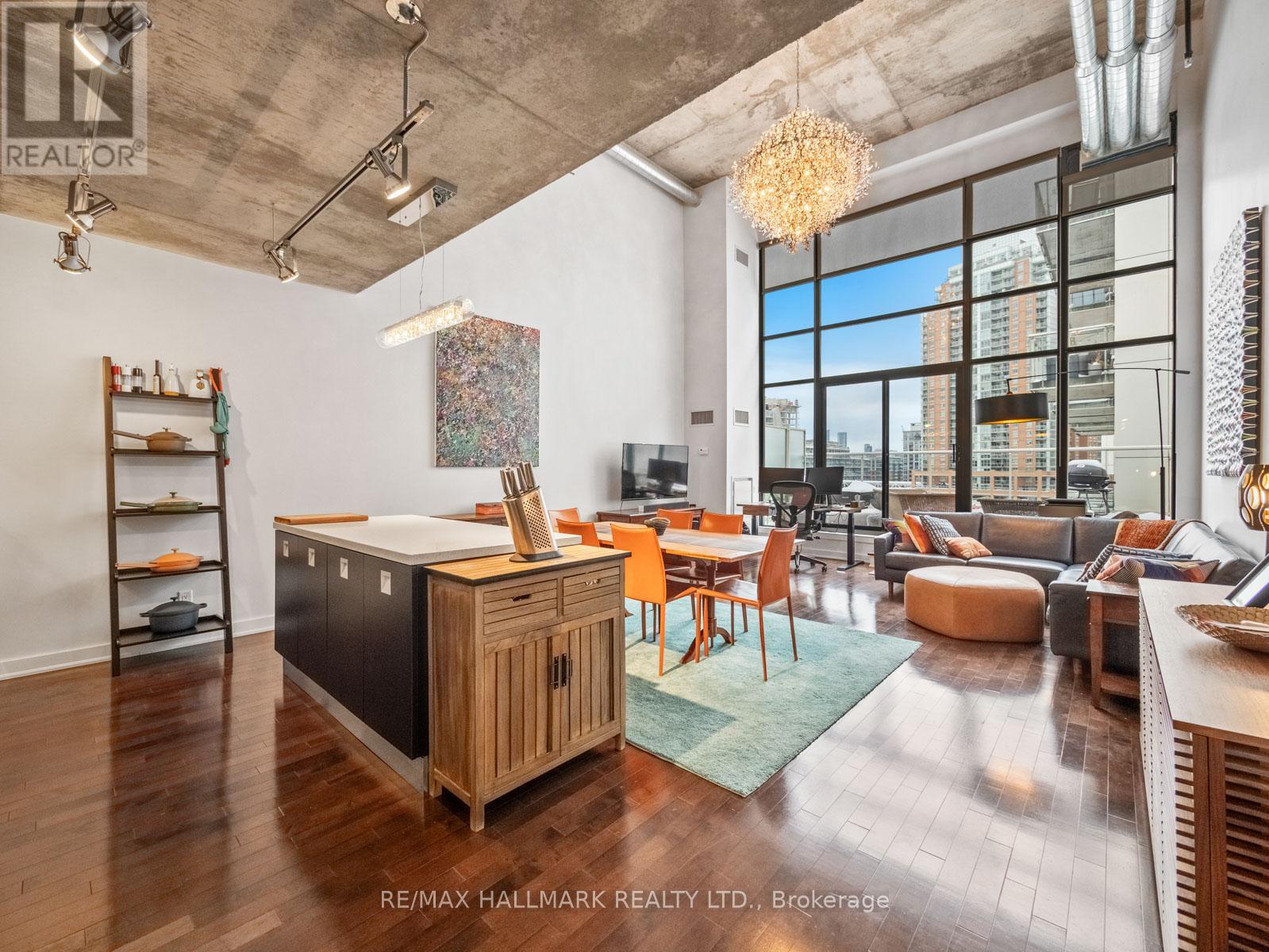 534 - 43 HANNA AVENUE