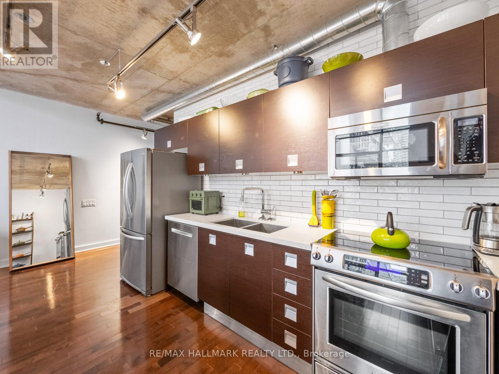 534 - 43 HANNA AVENUE