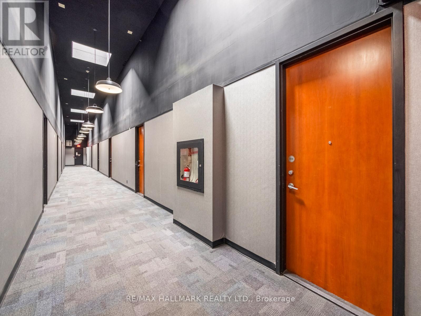 534 - 43 HANNA AVENUE