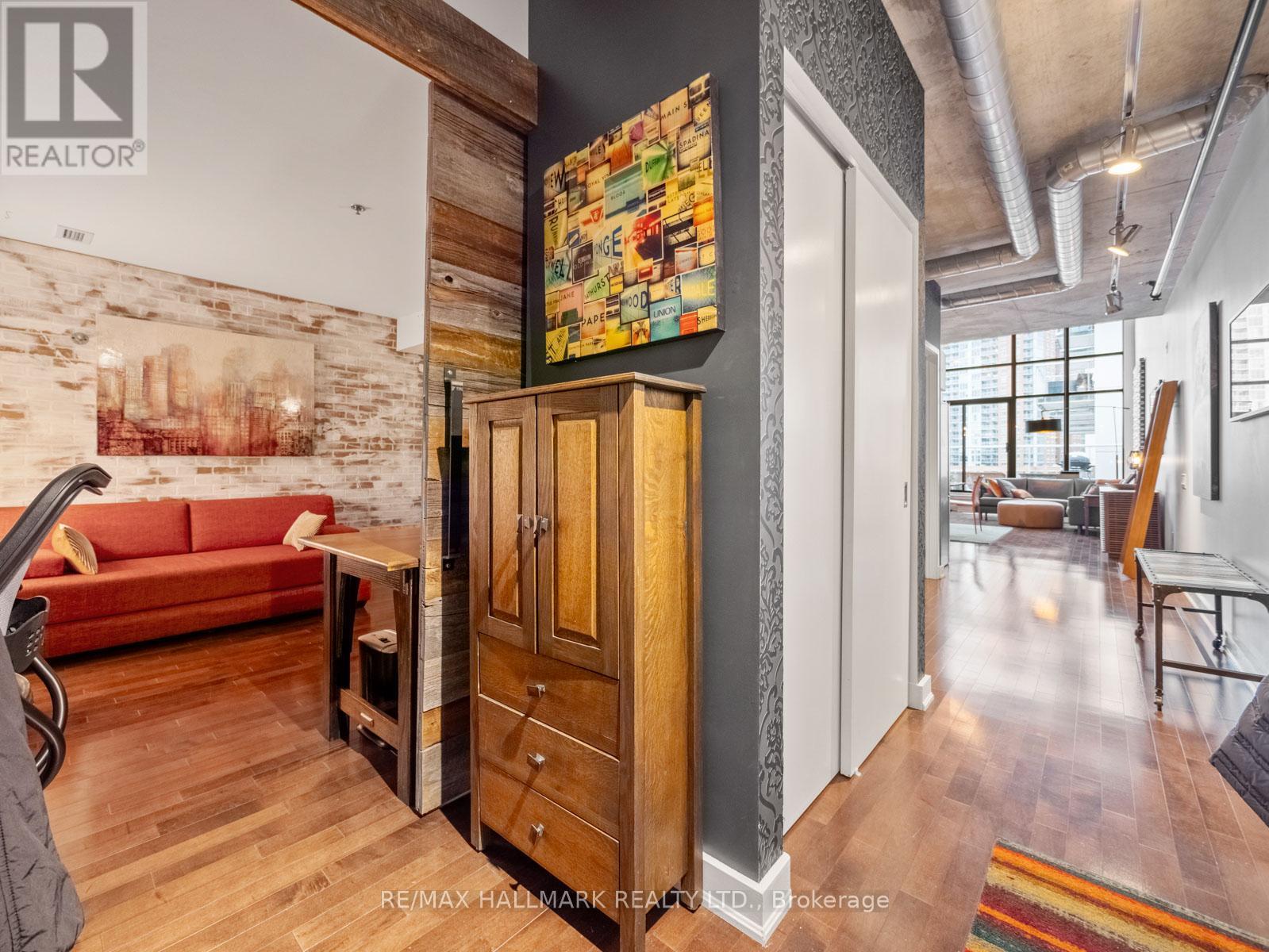 534 - 43 HANNA AVENUE