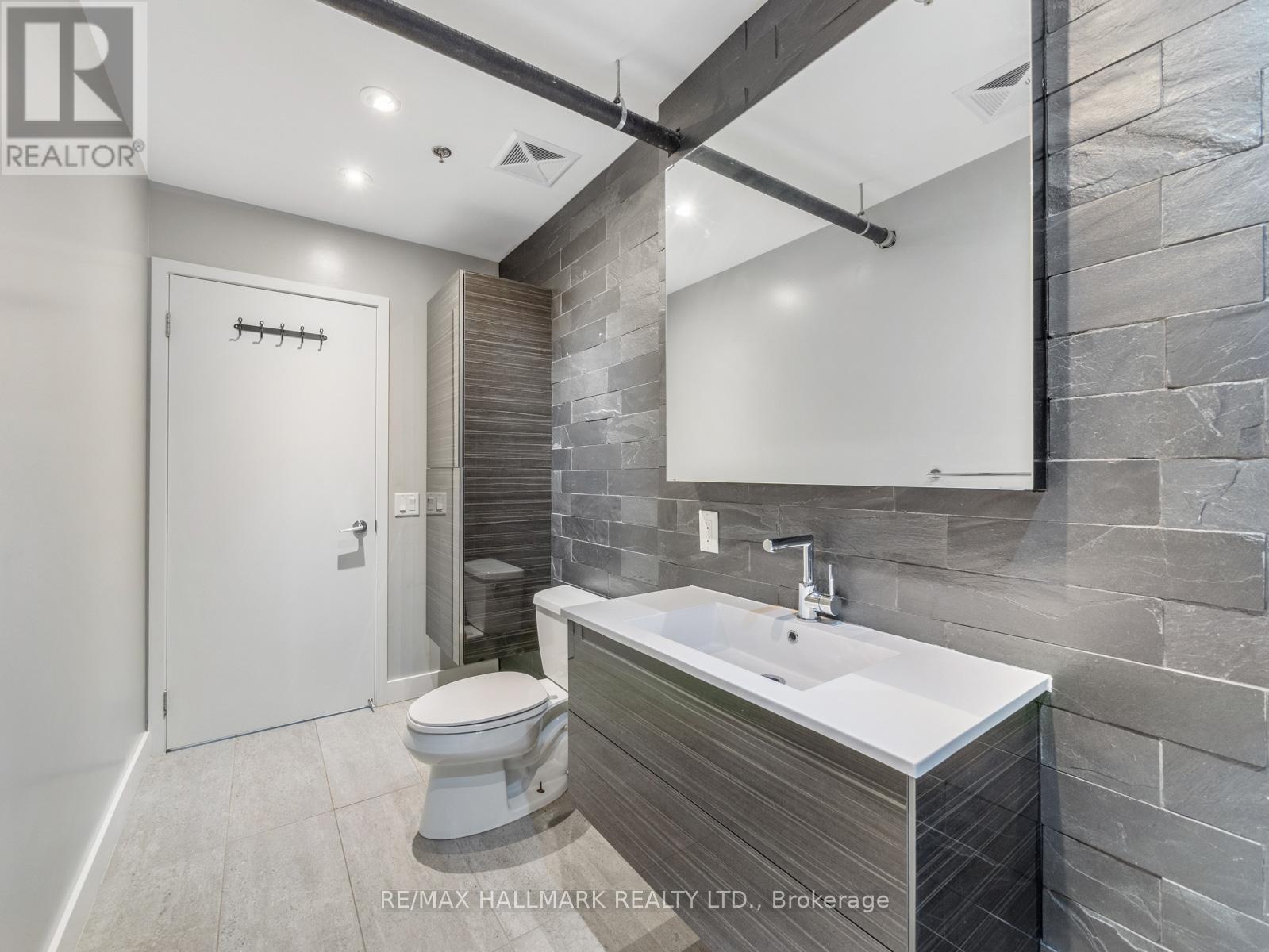 534 - 43 HANNA AVENUE