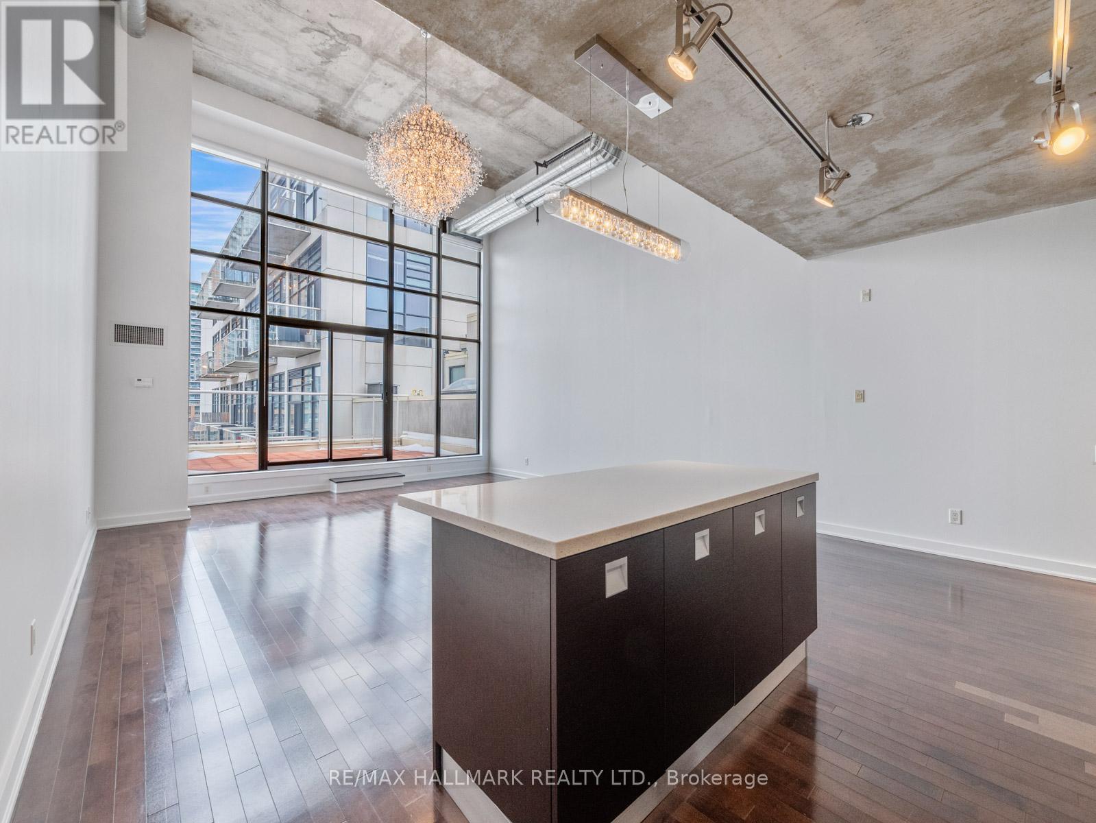 534 - 43 HANNA AVENUE