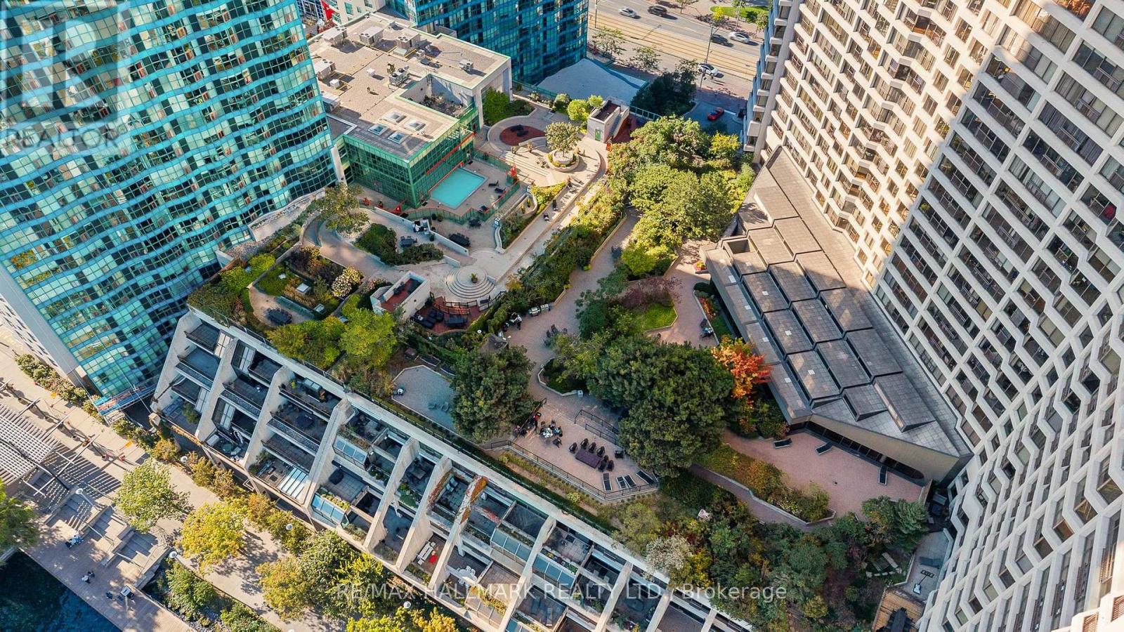 2408 - 65 HARBOUR SQUARE