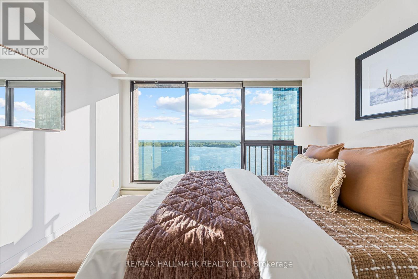 2408 - 65 HARBOUR SQUARE
