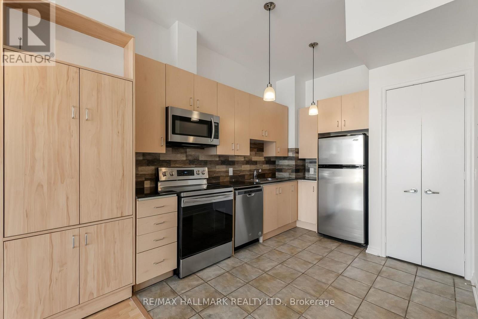 606 - 797 DON MILLS ROAD