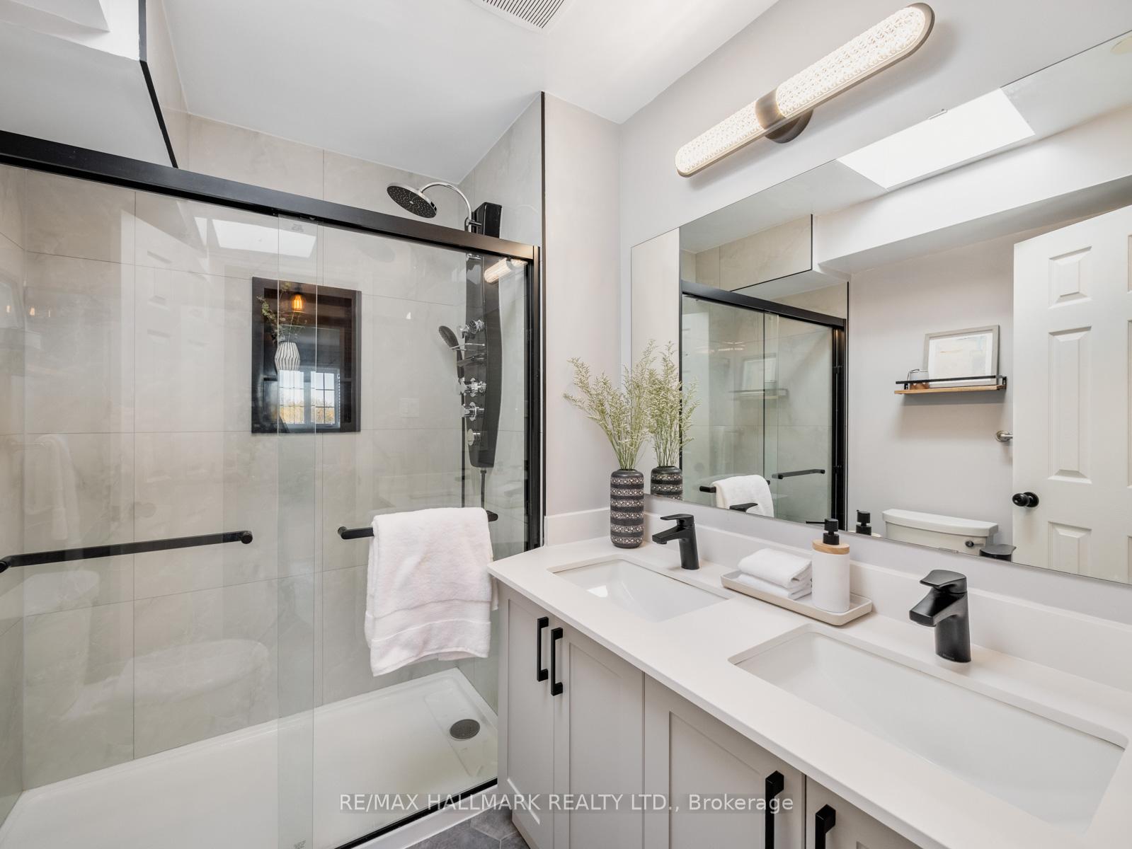 1518 Queen Street, Toronto