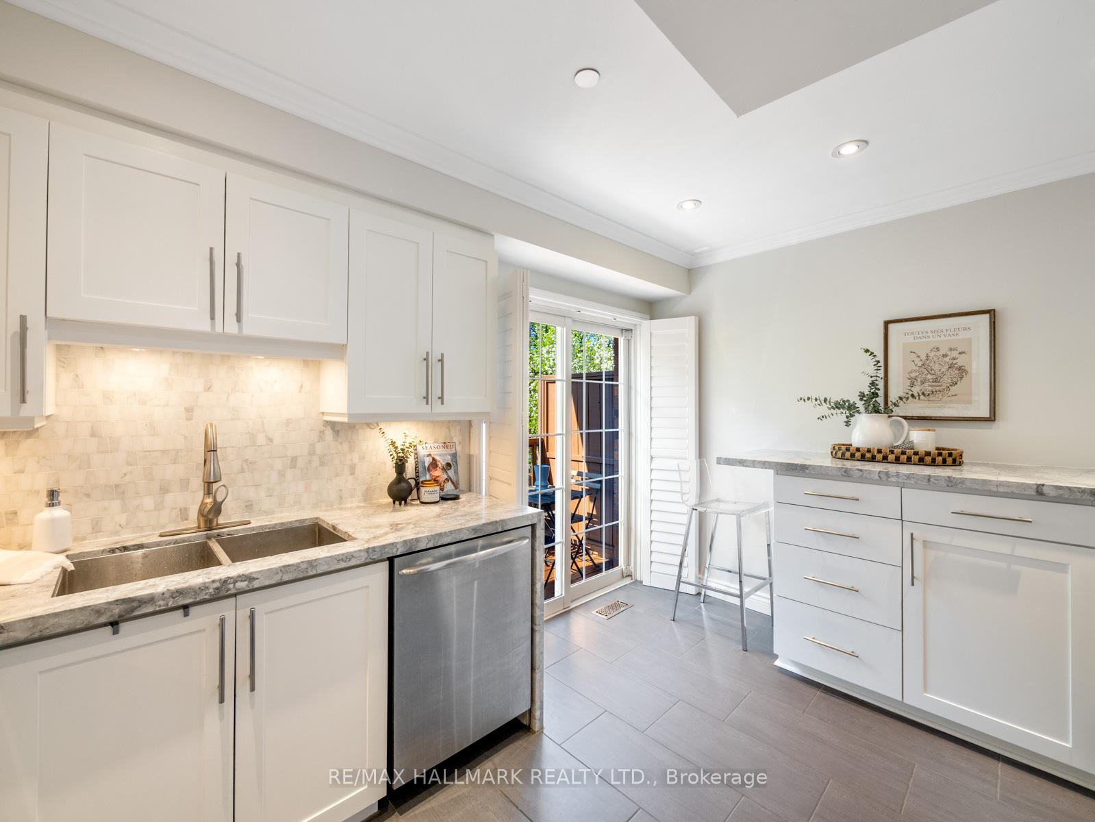 1518 Queen Street, Toronto