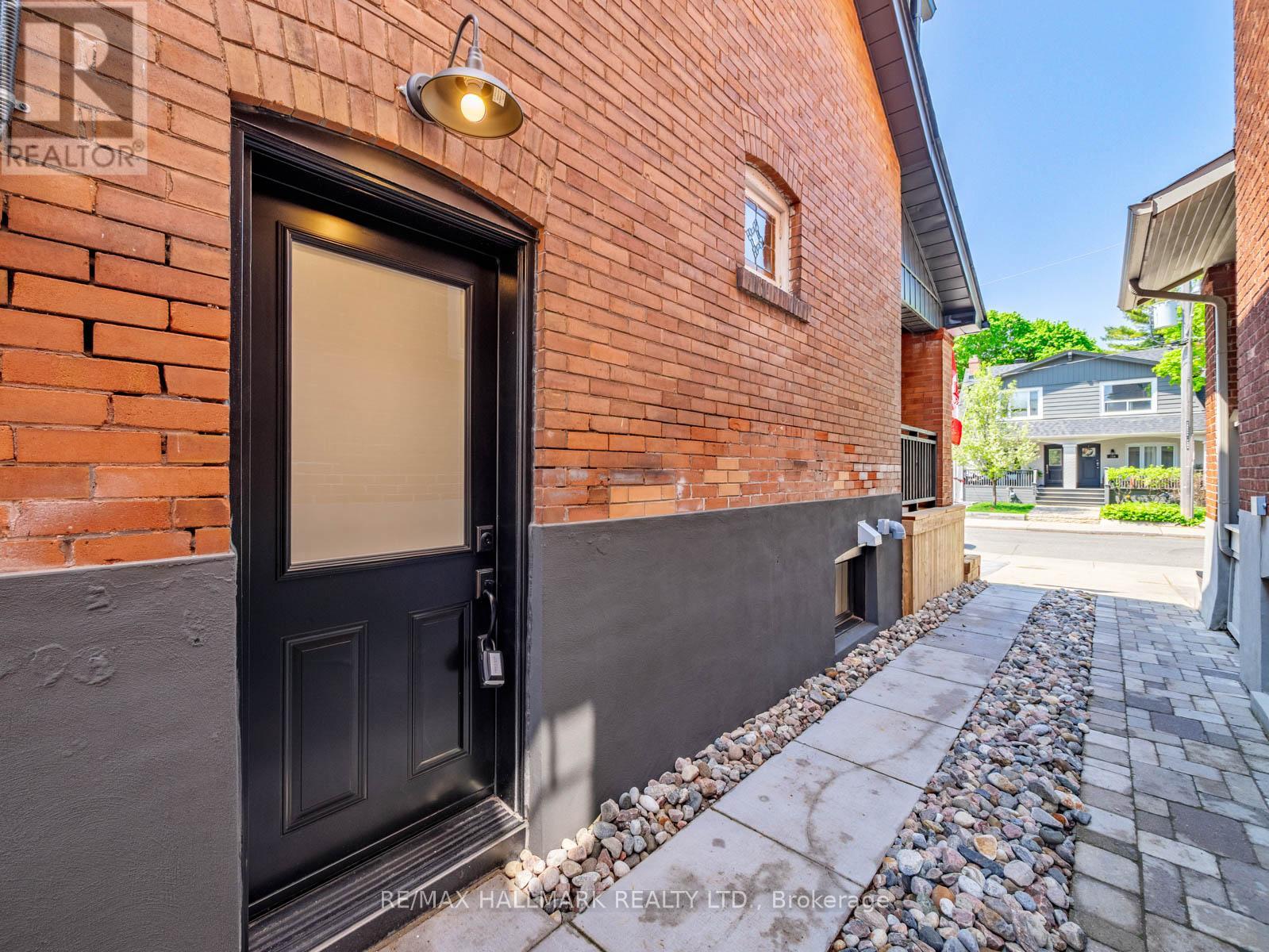 311 Scarborough Rd