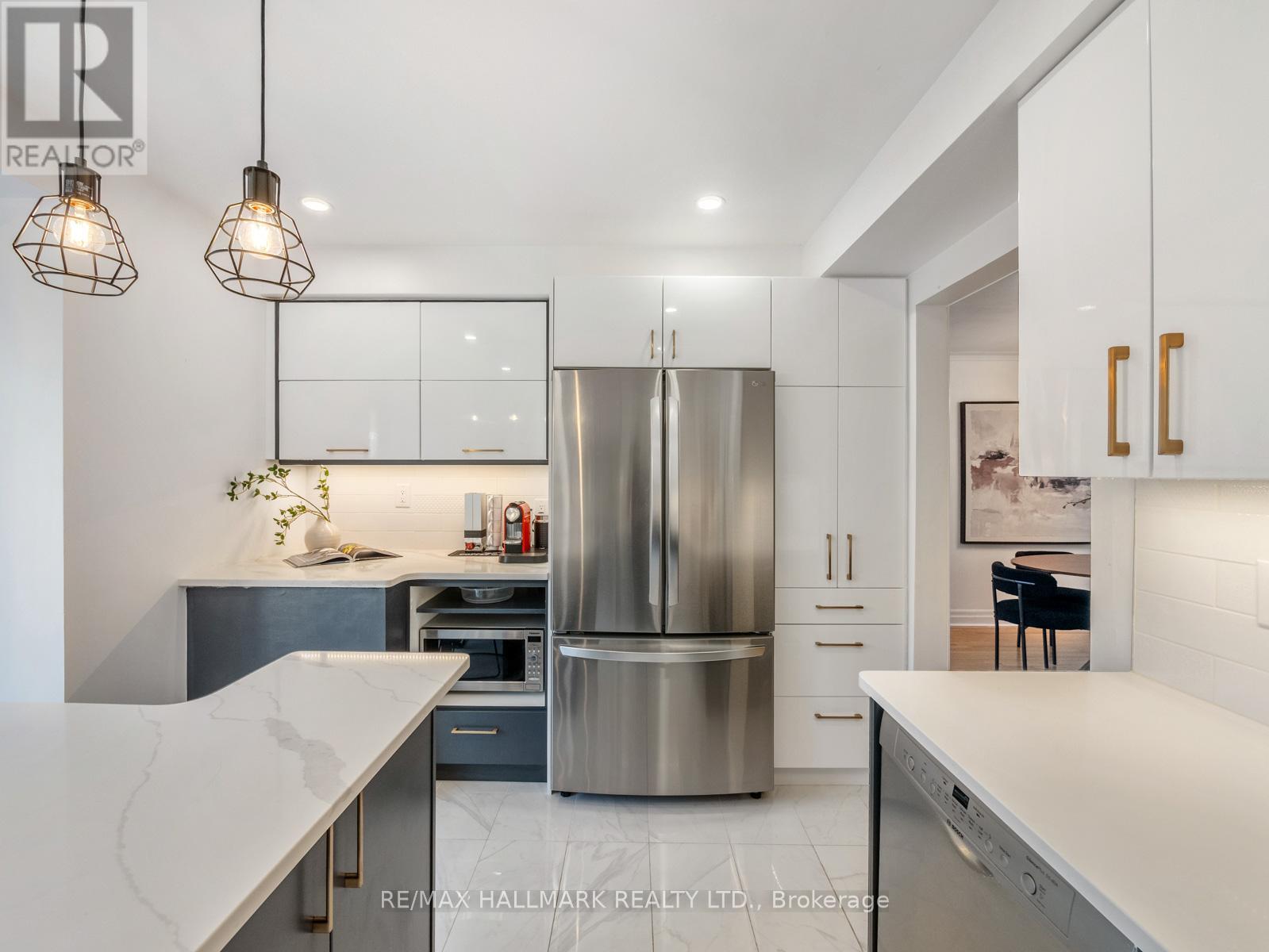 16 FITZGERALD MEWS