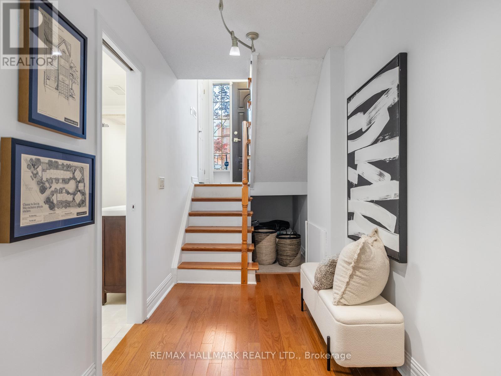 16 FITZGERALD MEWS