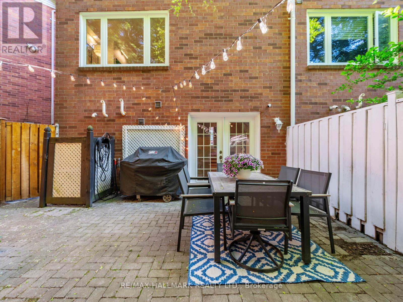16 FITZGERALD MEWS