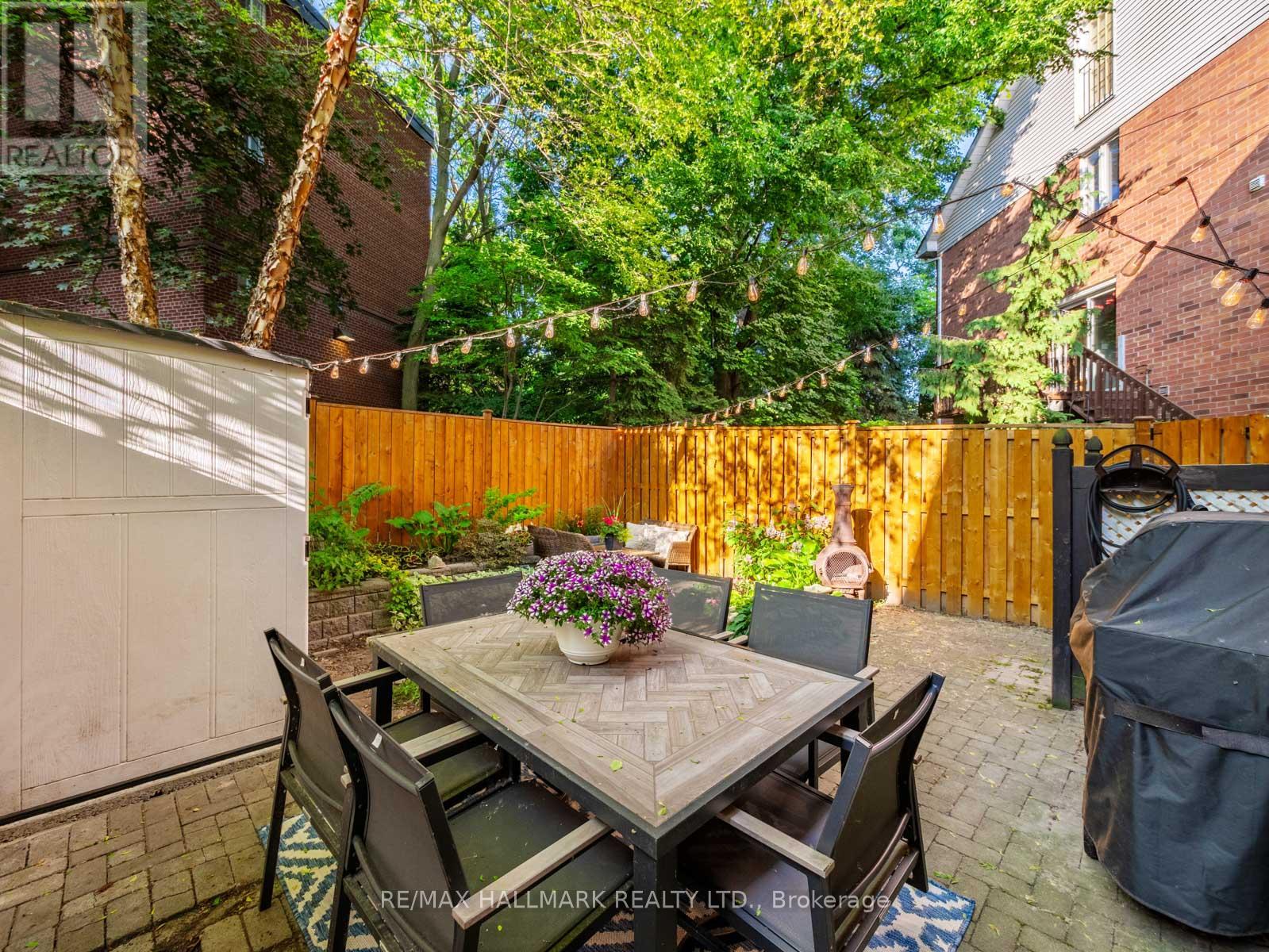 16 FITZGERALD MEWS