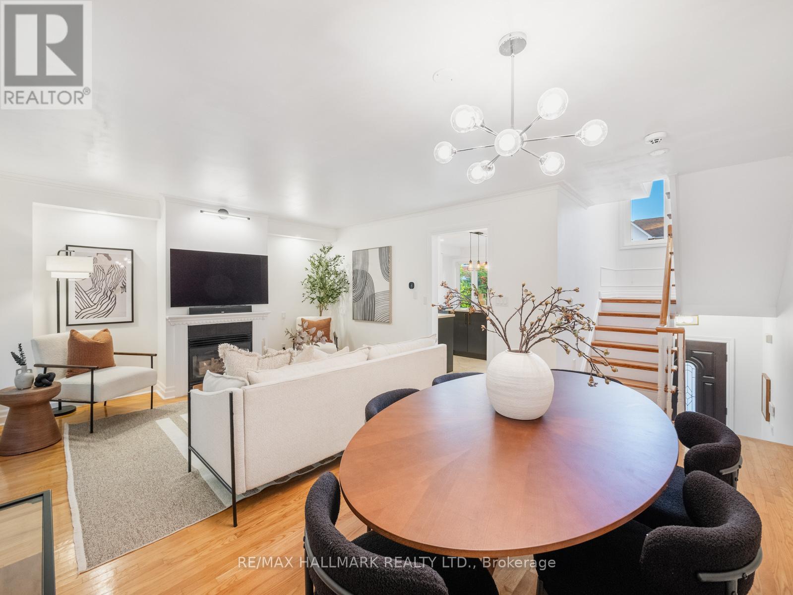 16 FITZGERALD MEWS