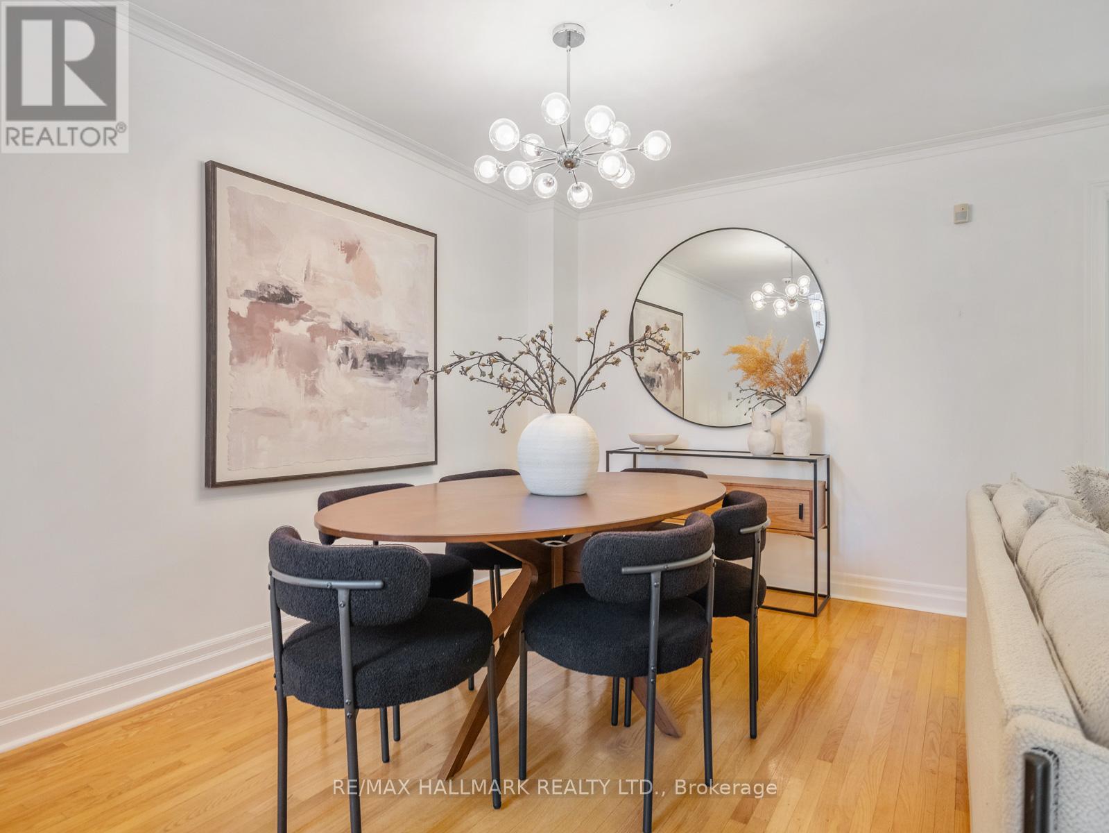 16 FITZGERALD MEWS