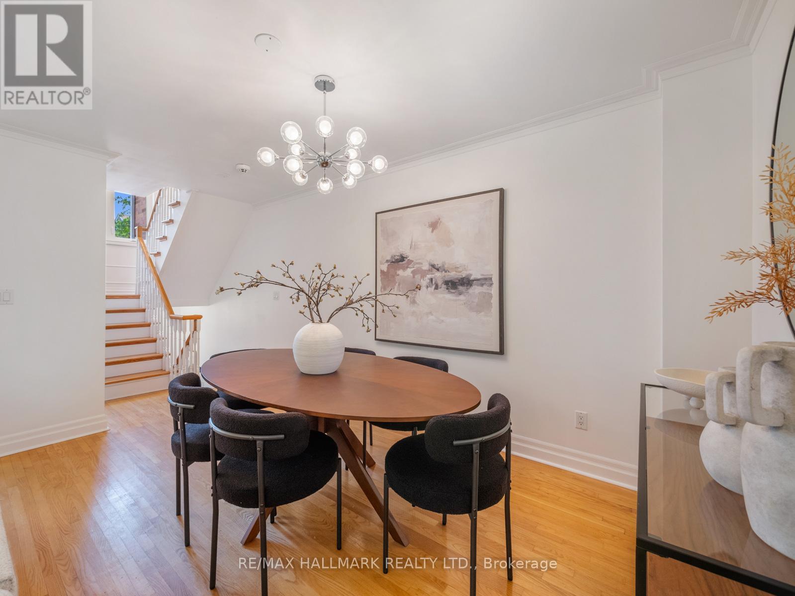 16 FITZGERALD MEWS