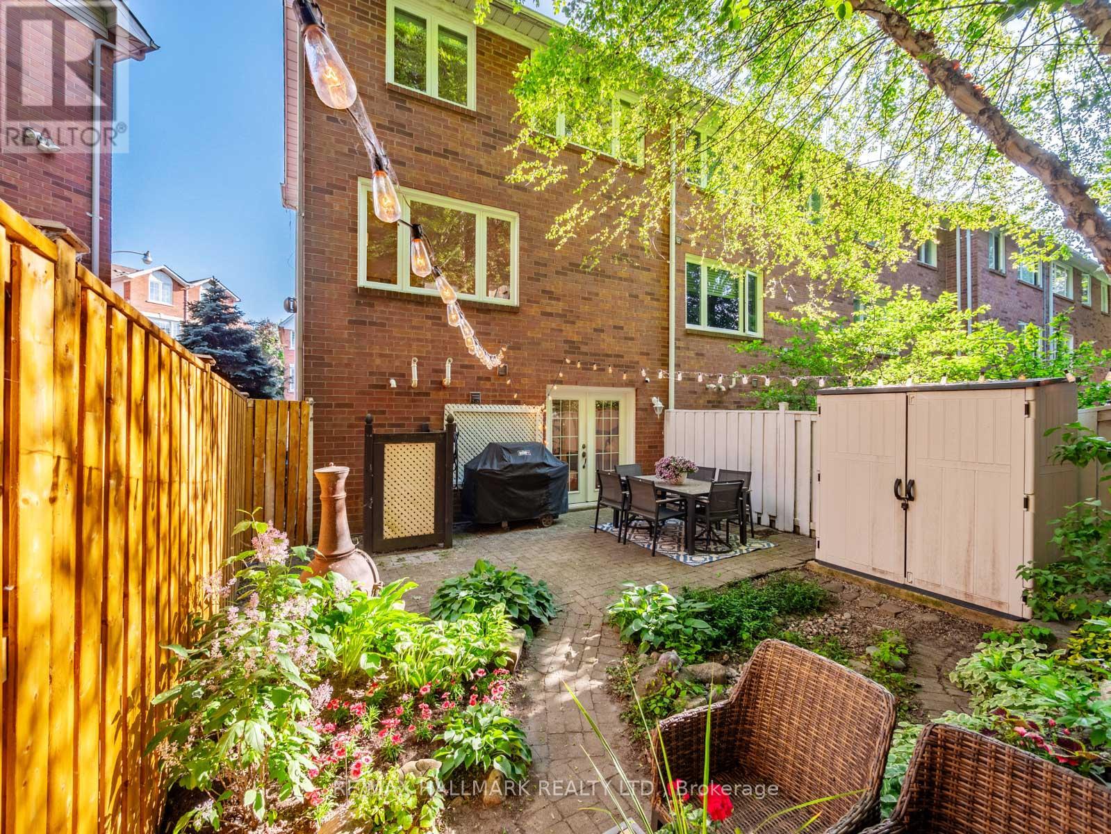 16 FITZGERALD MEWS