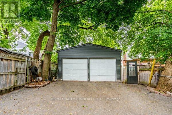 LOWER - 736 WOODBINE AVENUE
