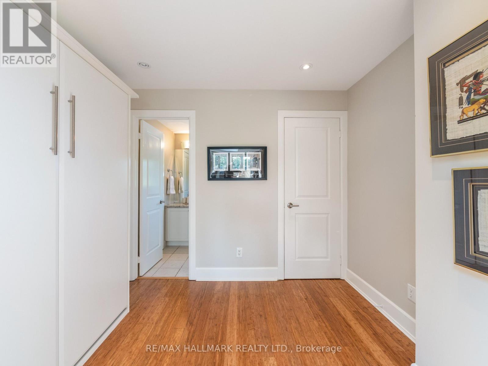 306 - 2012 QUEEN STREET E
