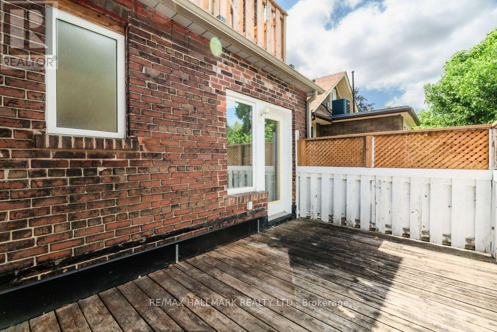6 COLUMBINE AVENUE