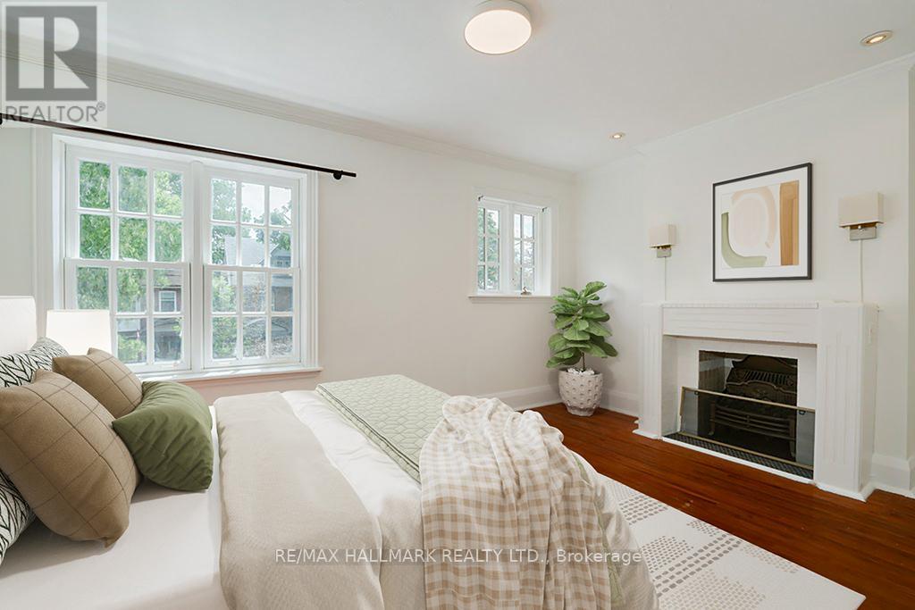 6 COLUMBINE AVENUE