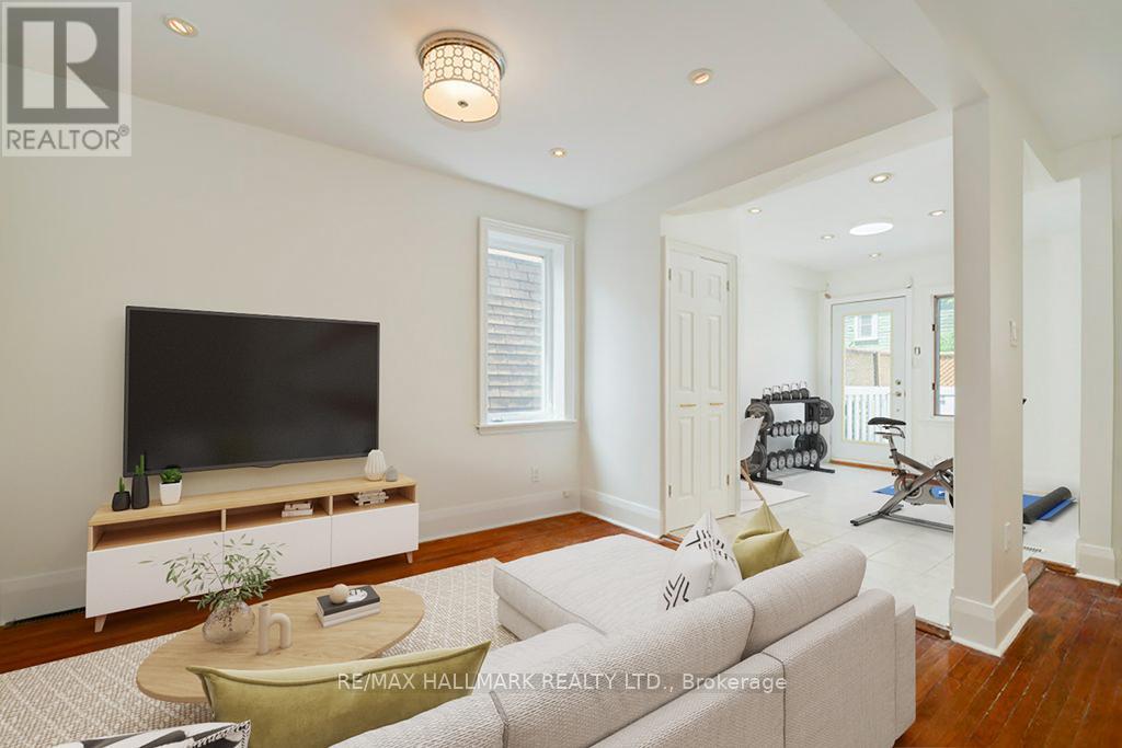 6 COLUMBINE AVENUE