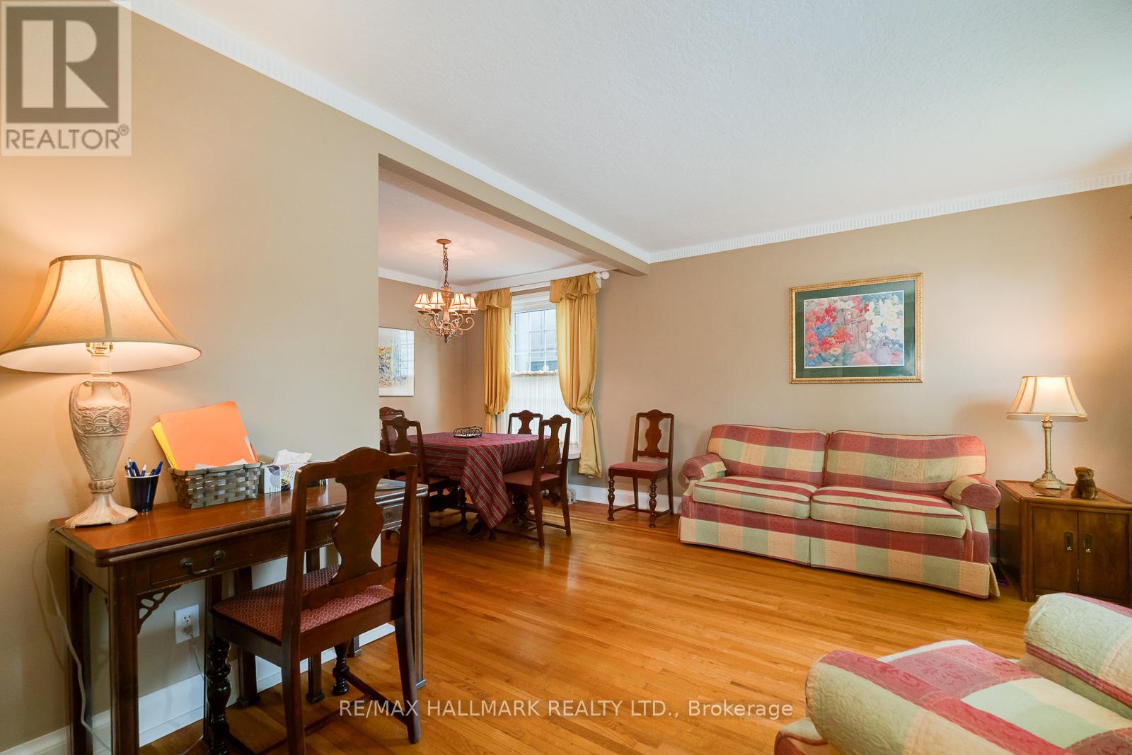 42 HUNT CLUB DRIVE