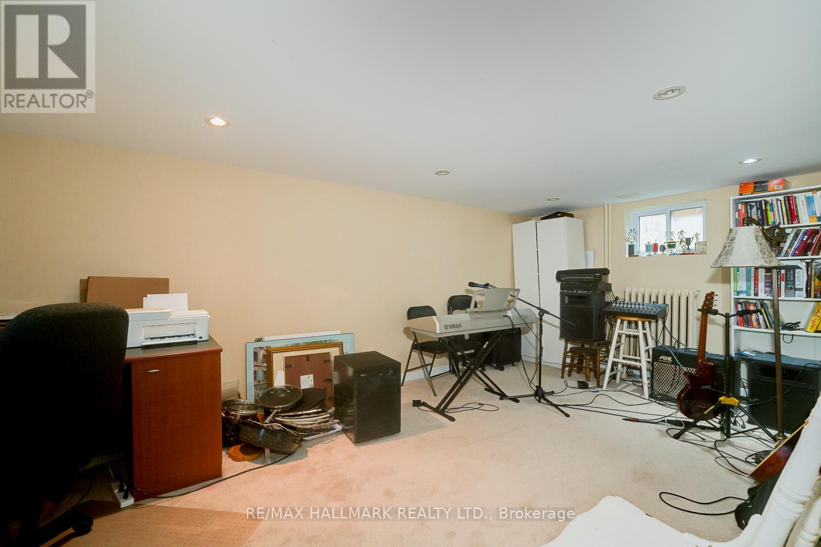 42 HUNT CLUB DRIVE