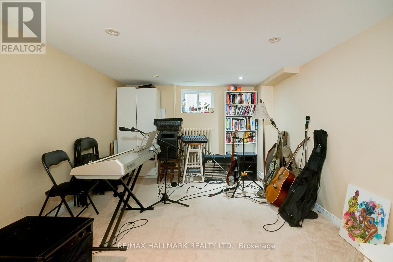 42 HUNT CLUB DRIVE