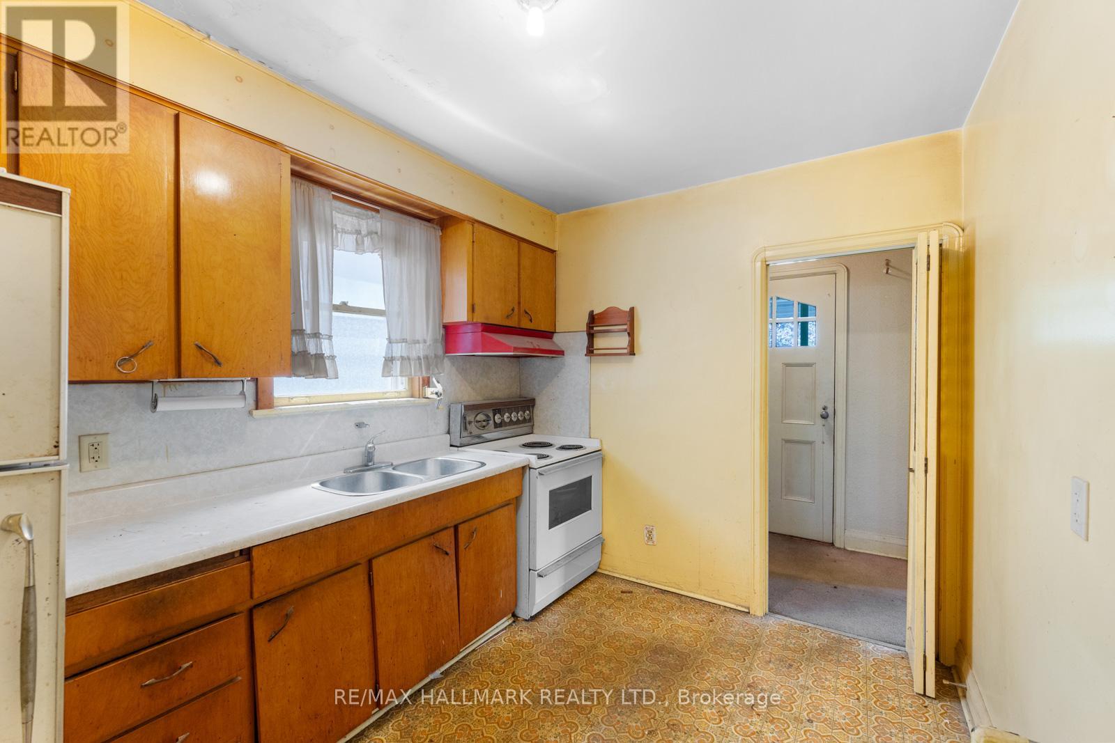 35 ELMVIEW DRIVE