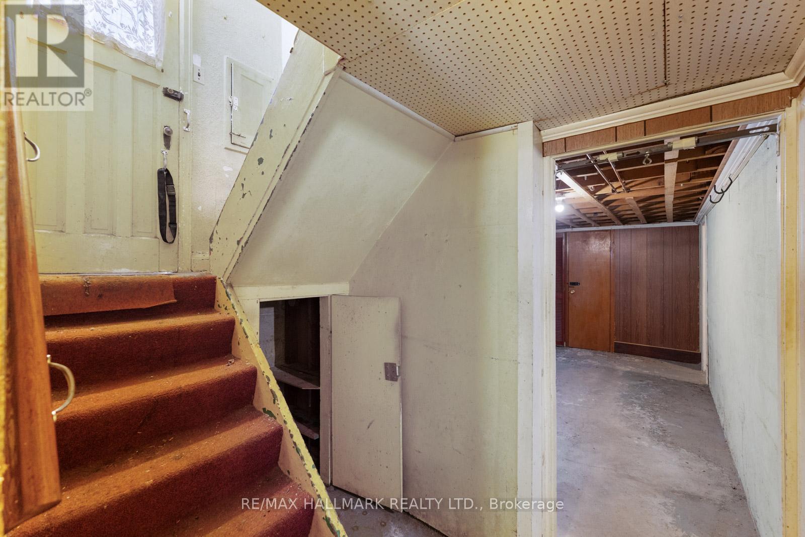35 ELMVIEW DRIVE