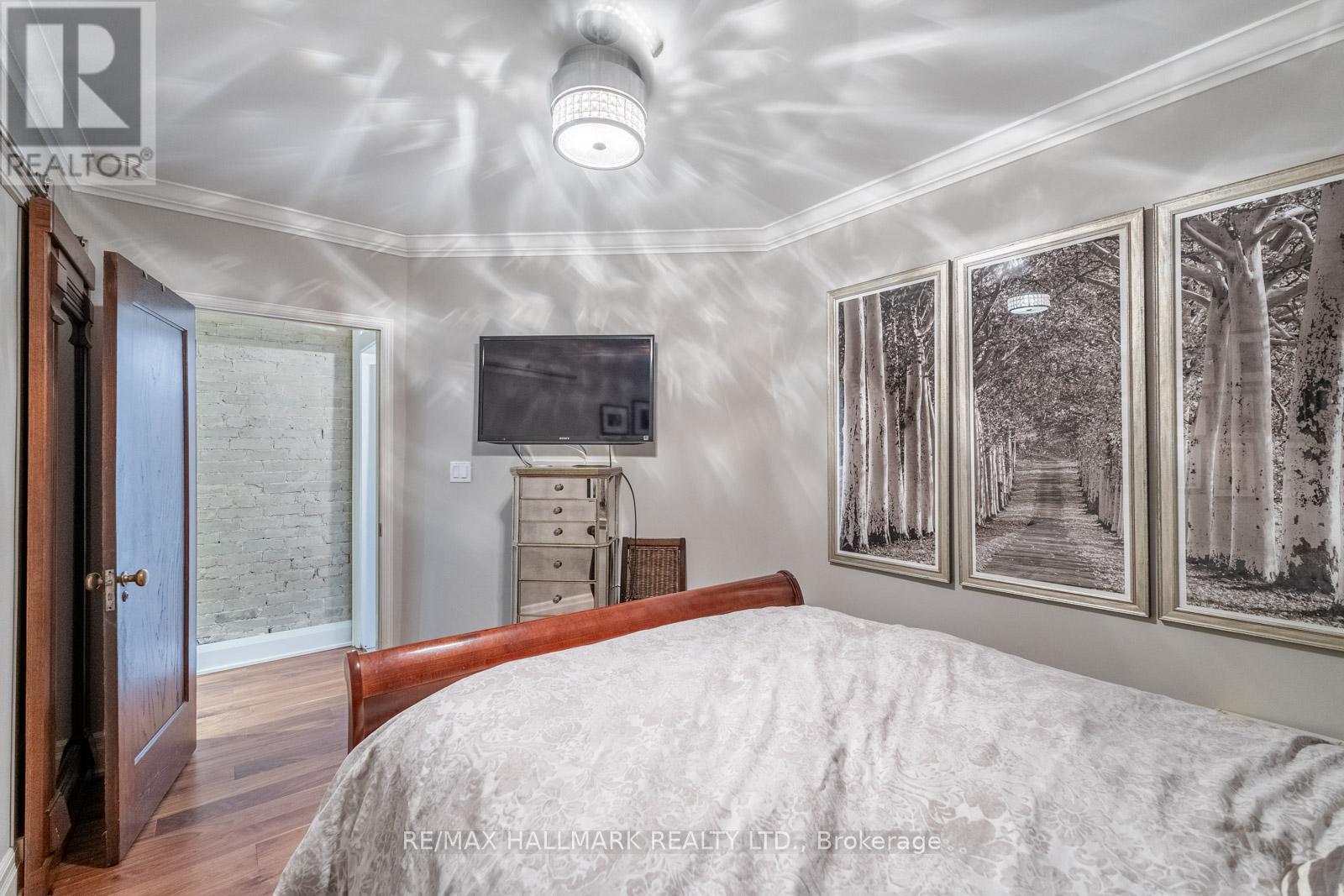 MAIN - 24 HAMMERSMITH AVENUE