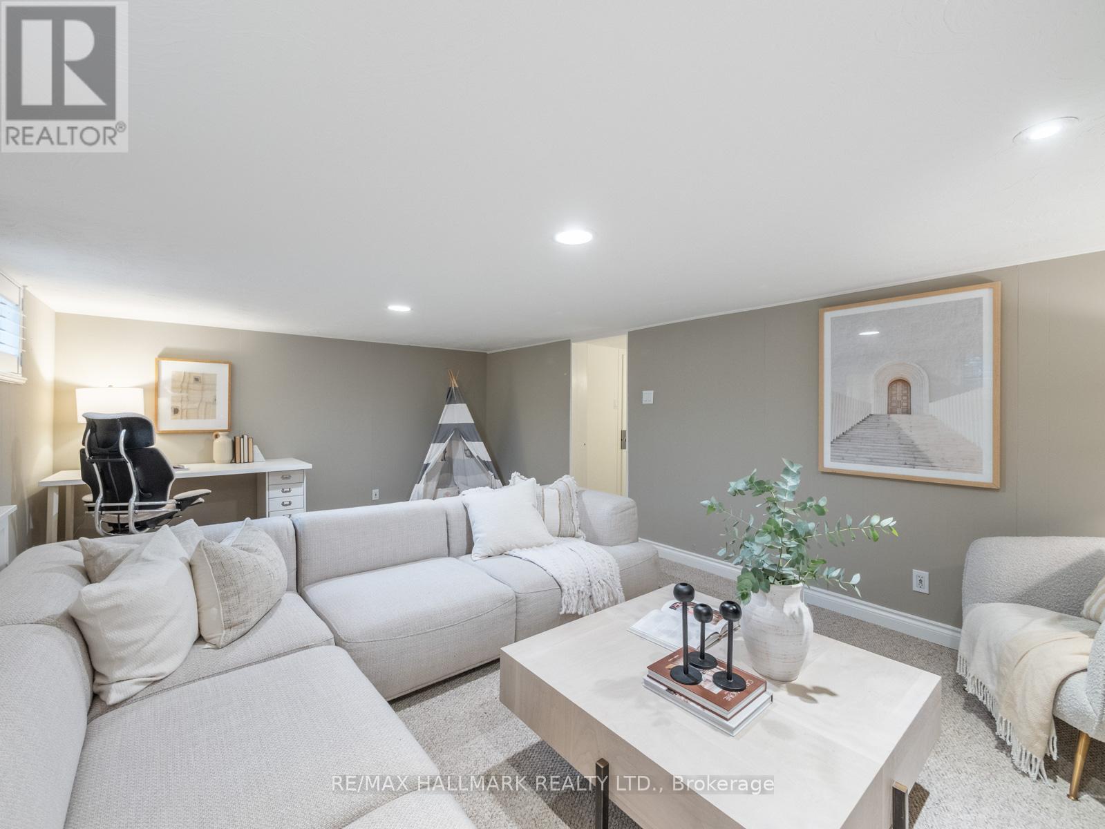 45 HUNT CLUB DRIVE