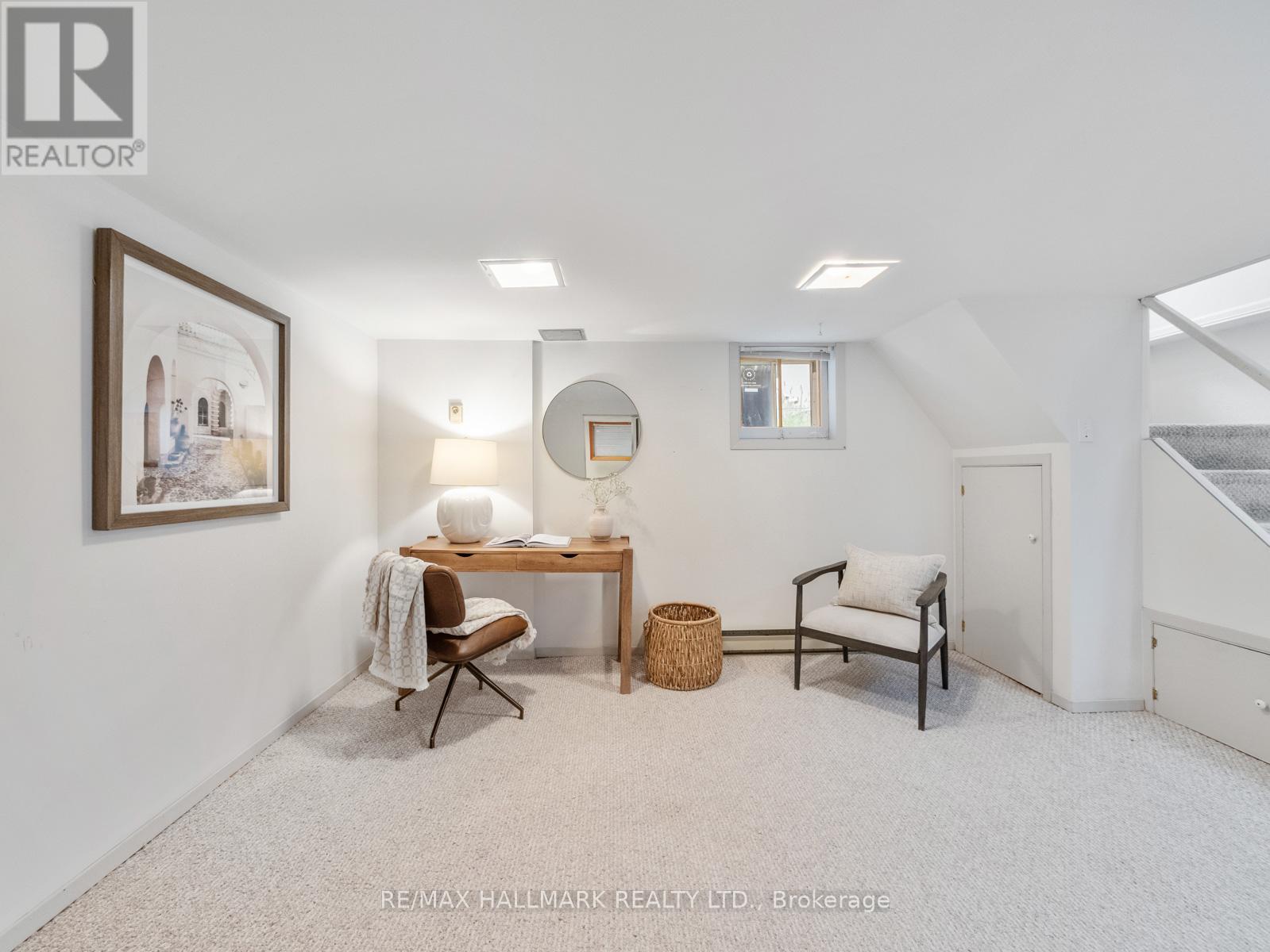 11 BRIAR DALE BOULEVARD