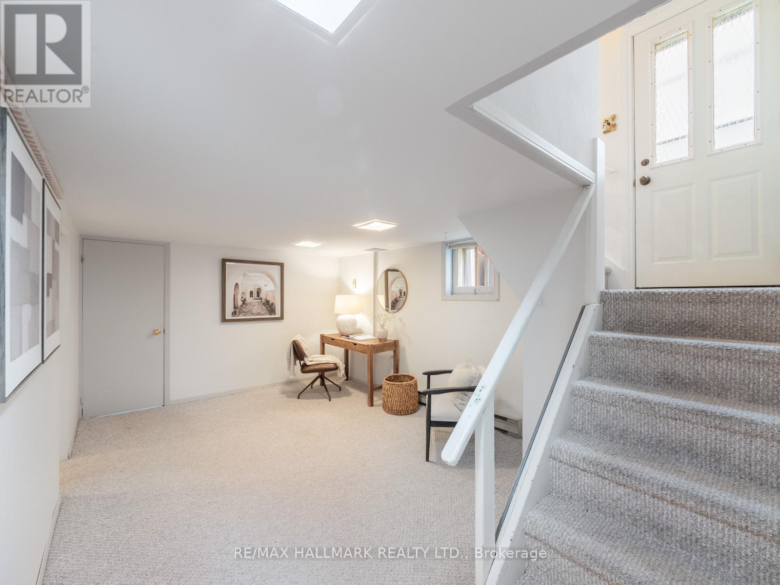 11 BRIAR DALE BOULEVARD