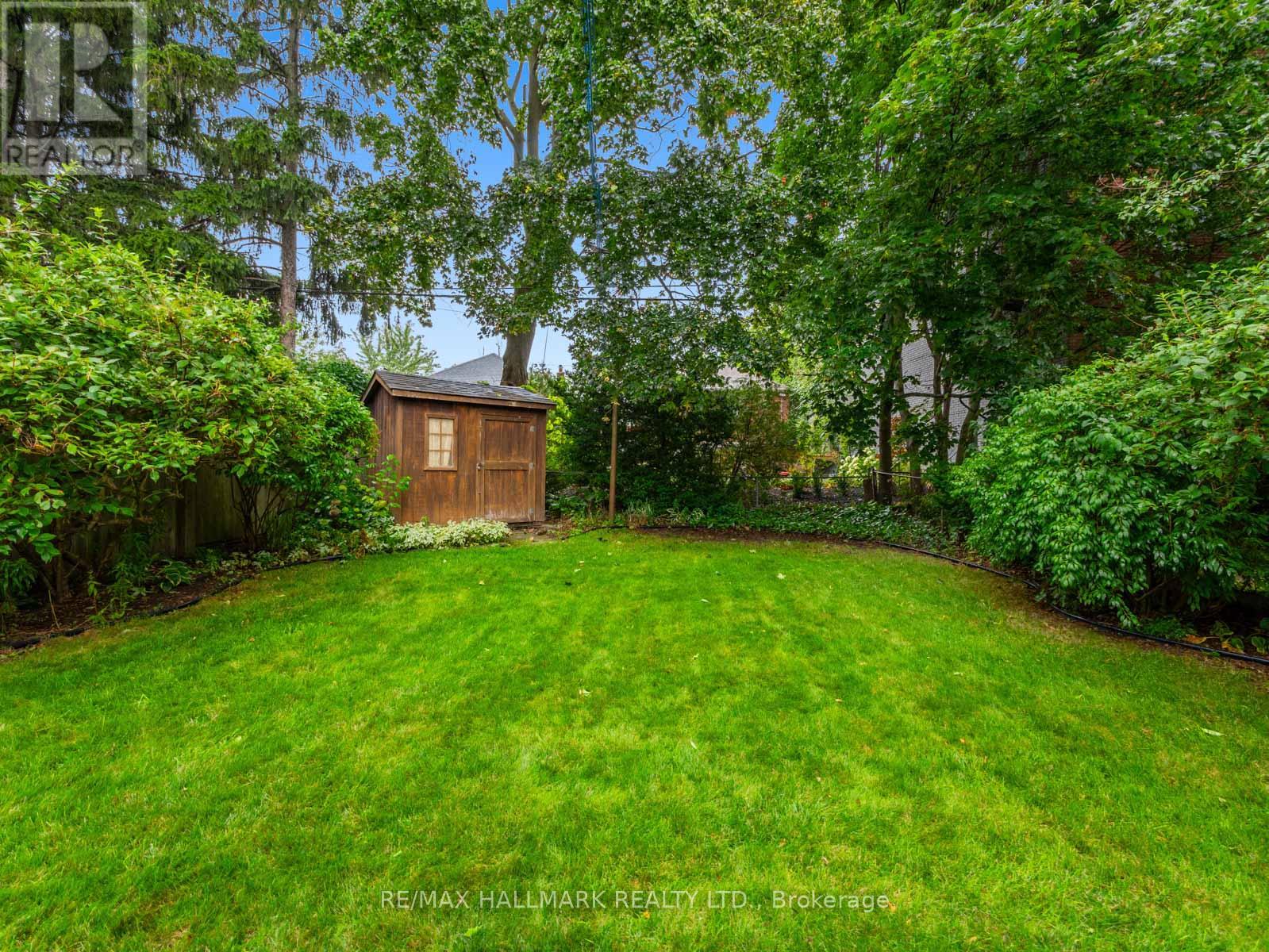 11 BRIAR DALE BOULEVARD