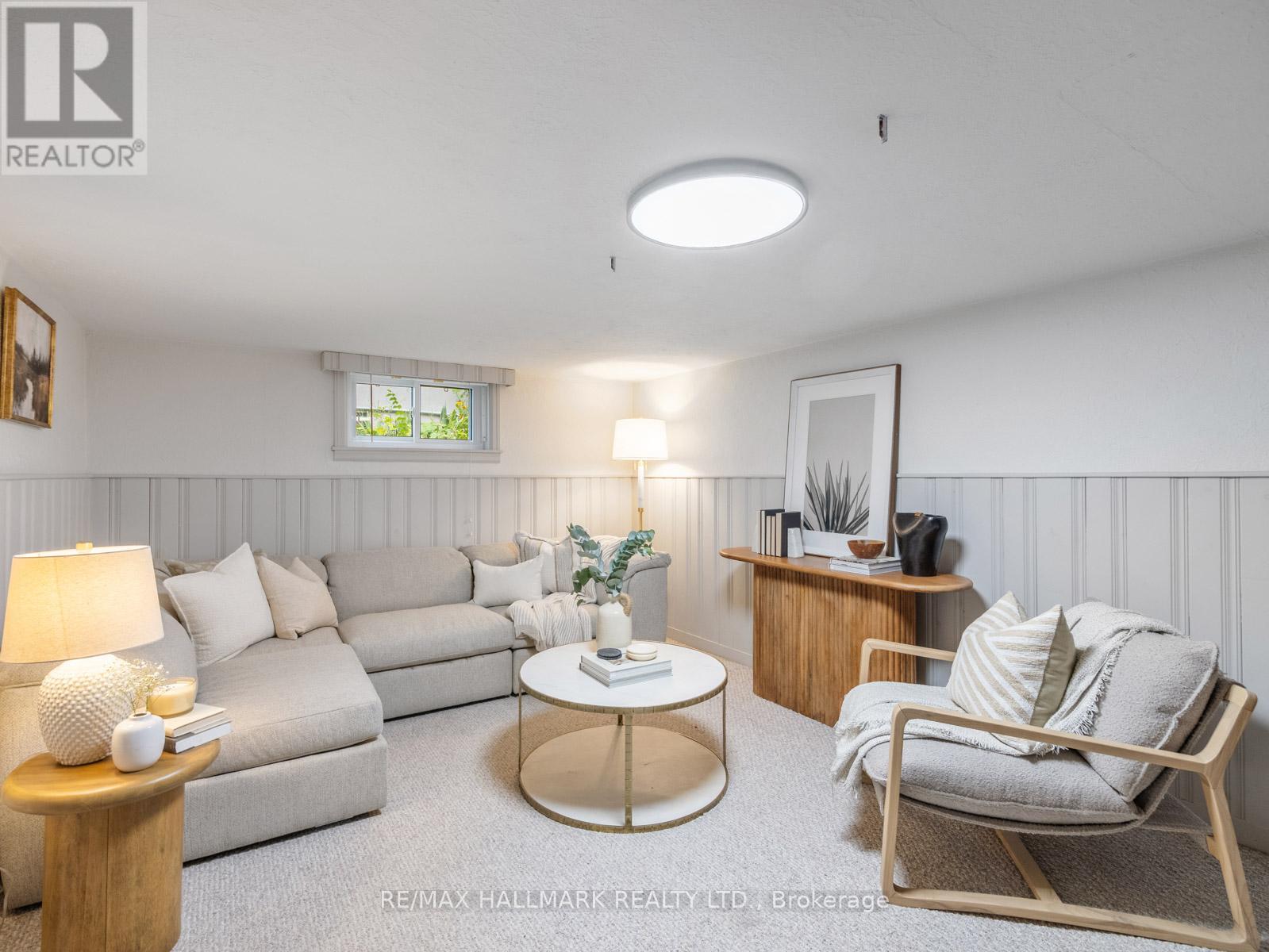 11 BRIAR DALE BOULEVARD