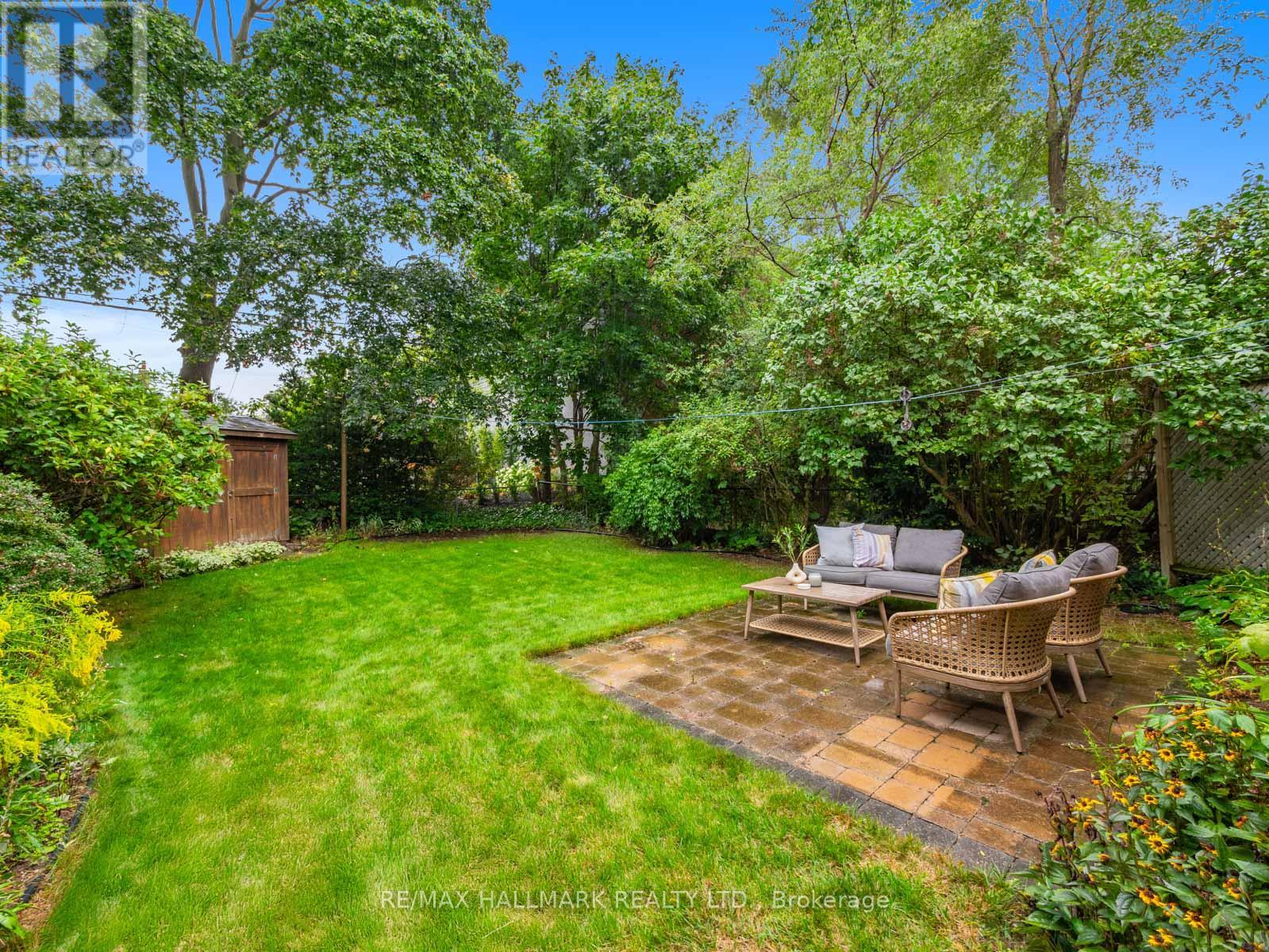 11 BRIAR DALE BOULEVARD