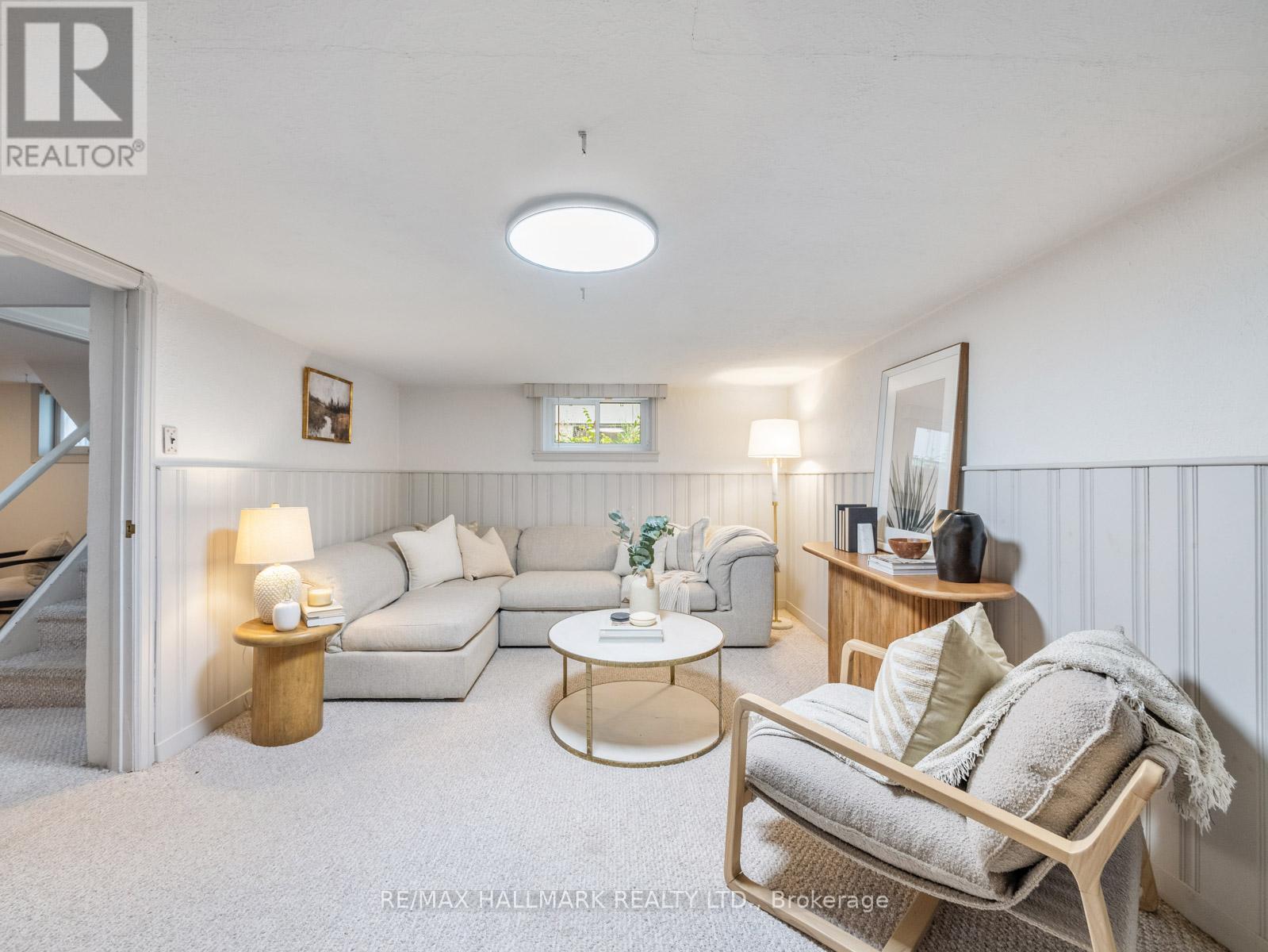 11 BRIAR DALE BOULEVARD