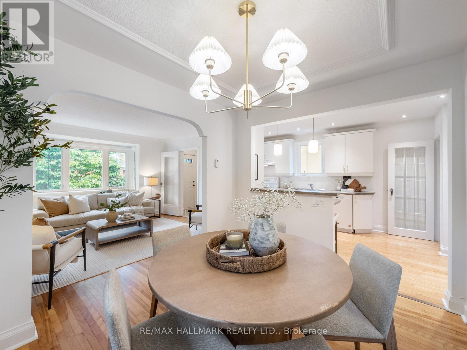 11 BRIAR DALE BOULEVARD