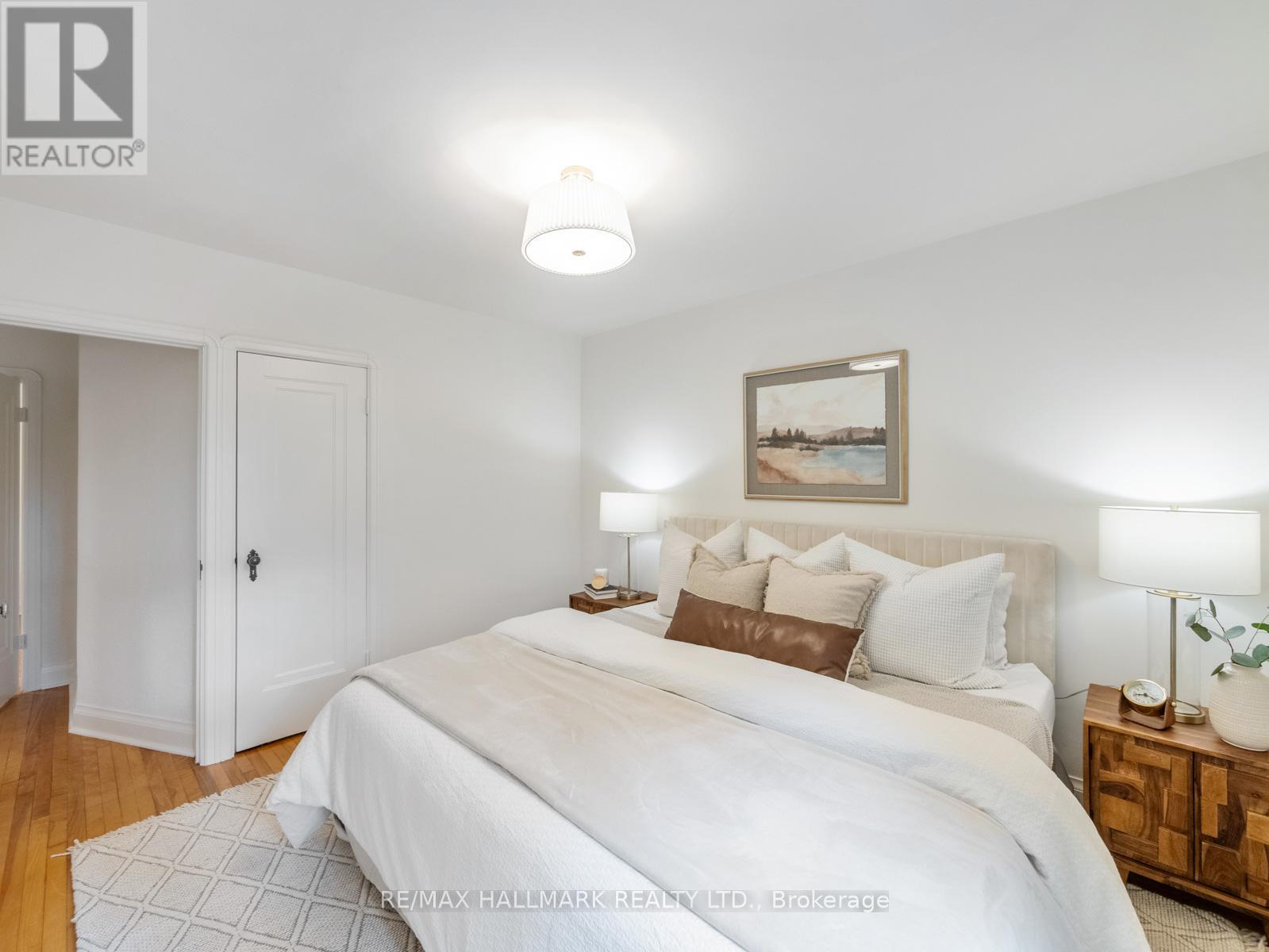 11 BRIAR DALE BOULEVARD