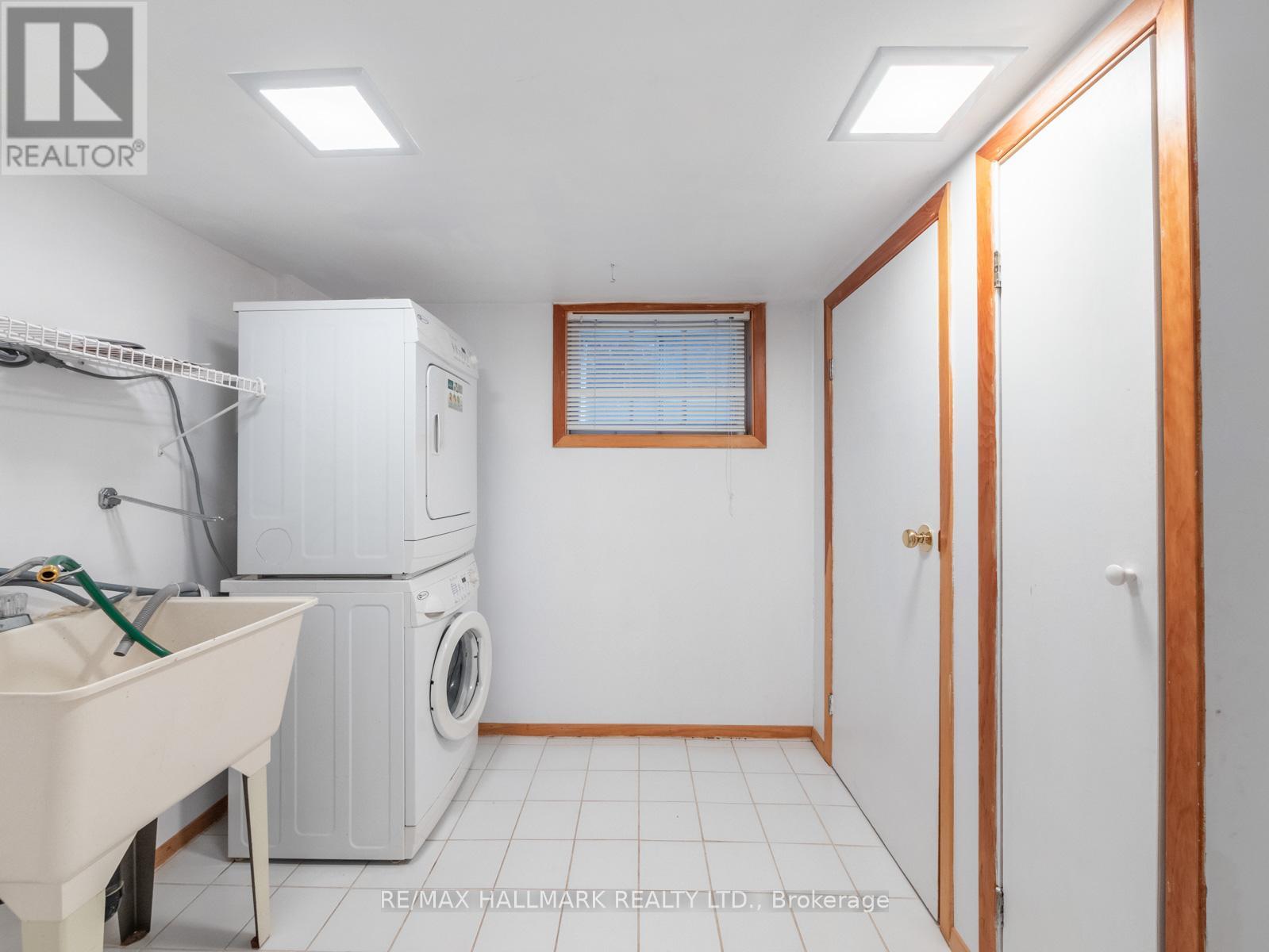 11 BRIAR DALE BOULEVARD