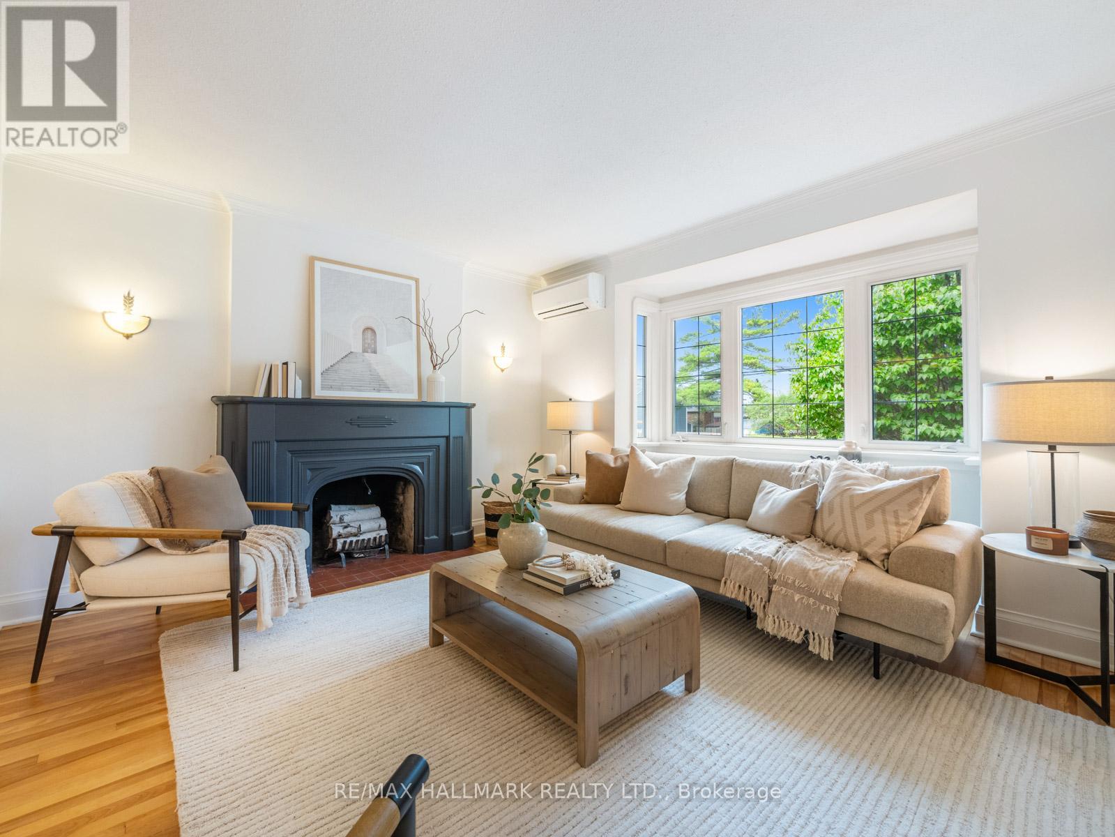 11 BRIAR DALE BOULEVARD