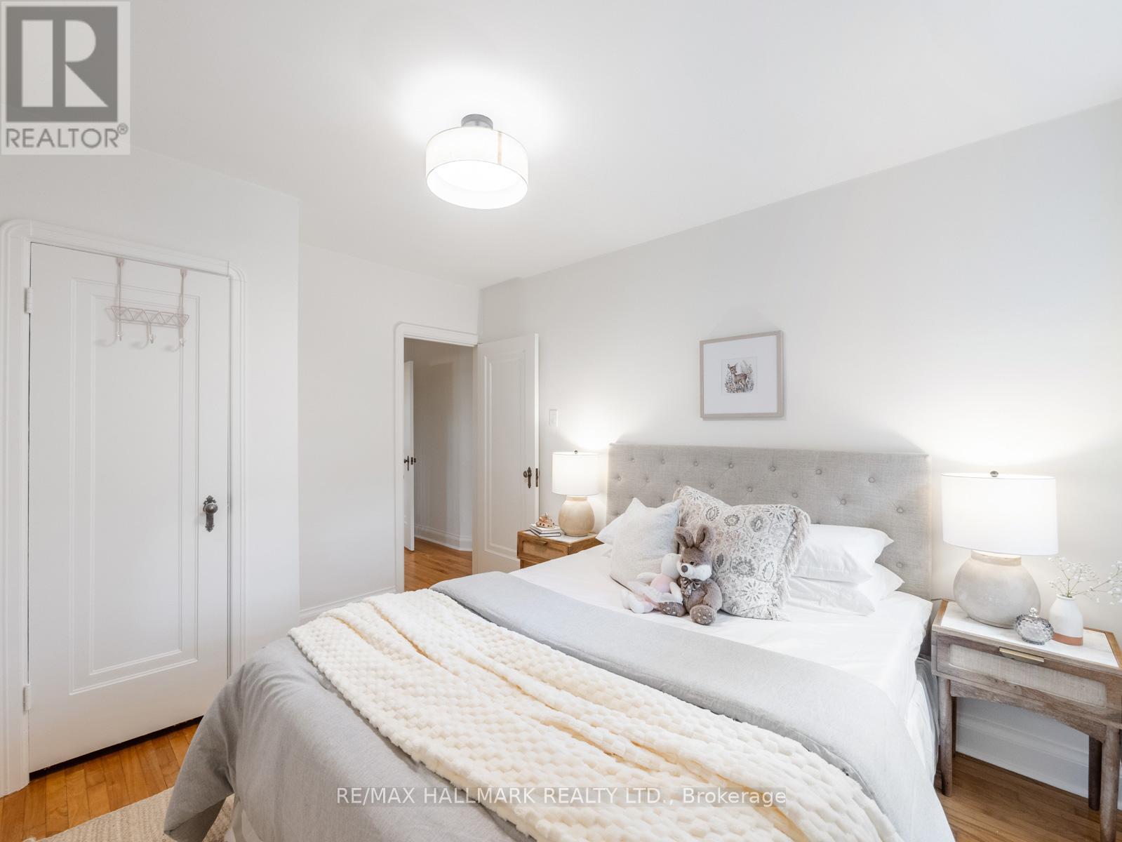 11 BRIAR DALE BOULEVARD