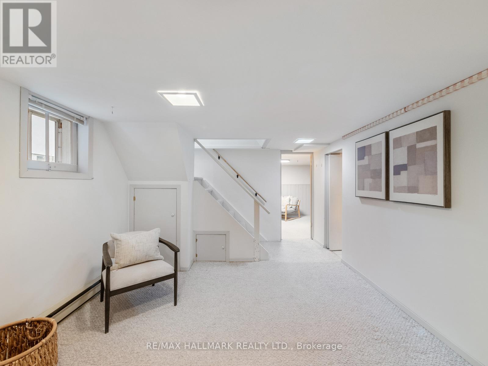 11 BRIAR DALE BOULEVARD