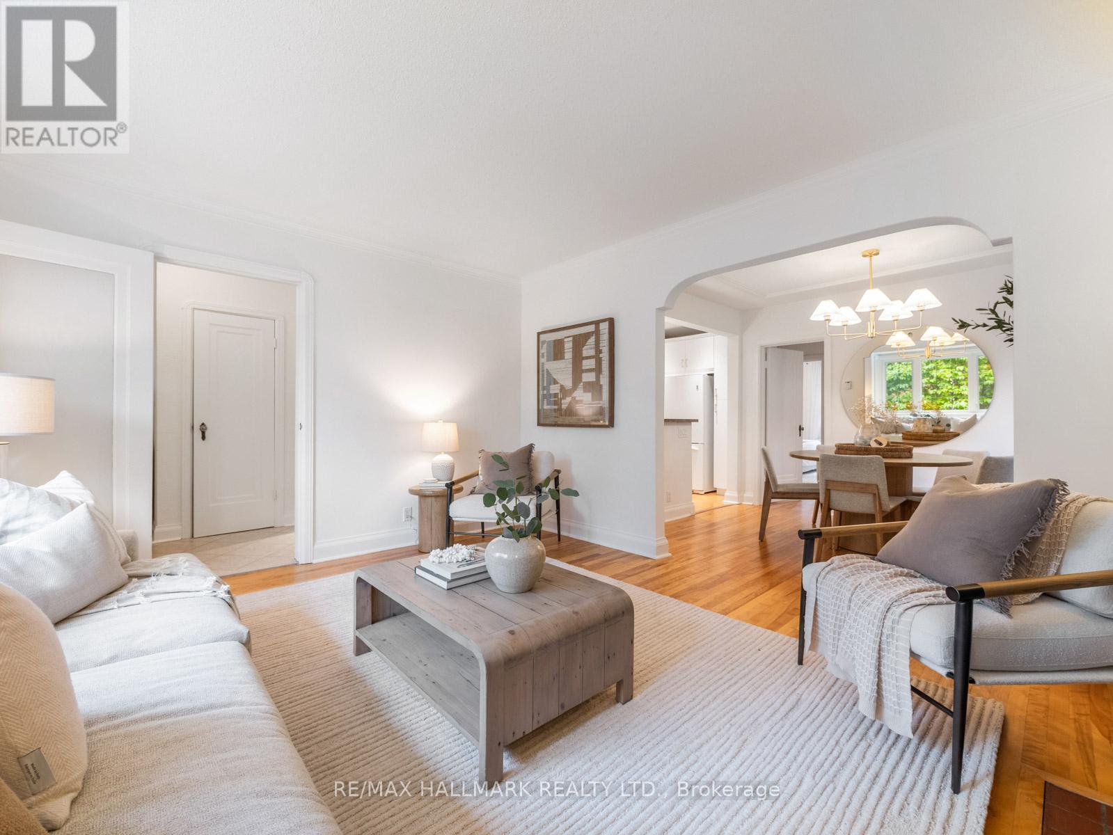 11 BRIAR DALE BOULEVARD